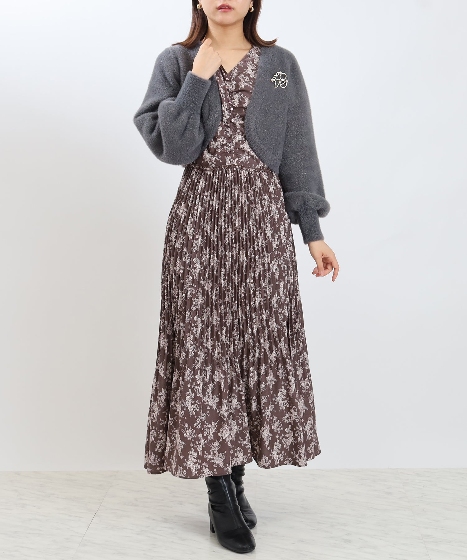 チャコール model:156 着用サイズ:M