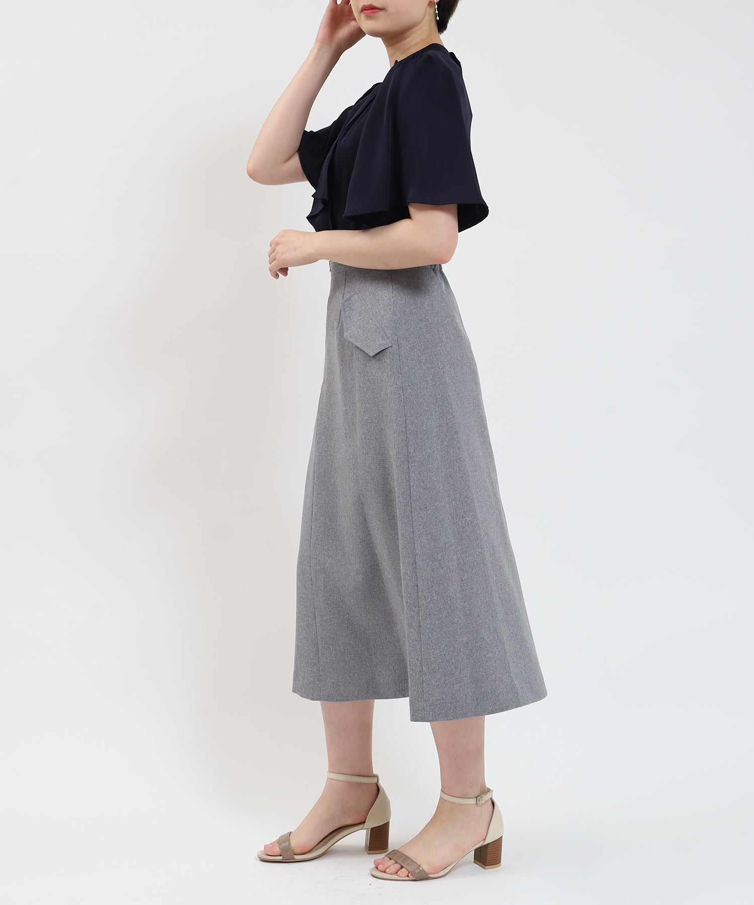 ネイビー model:162cm/骨格ストレート×ウェーブ 着用サイズ:M