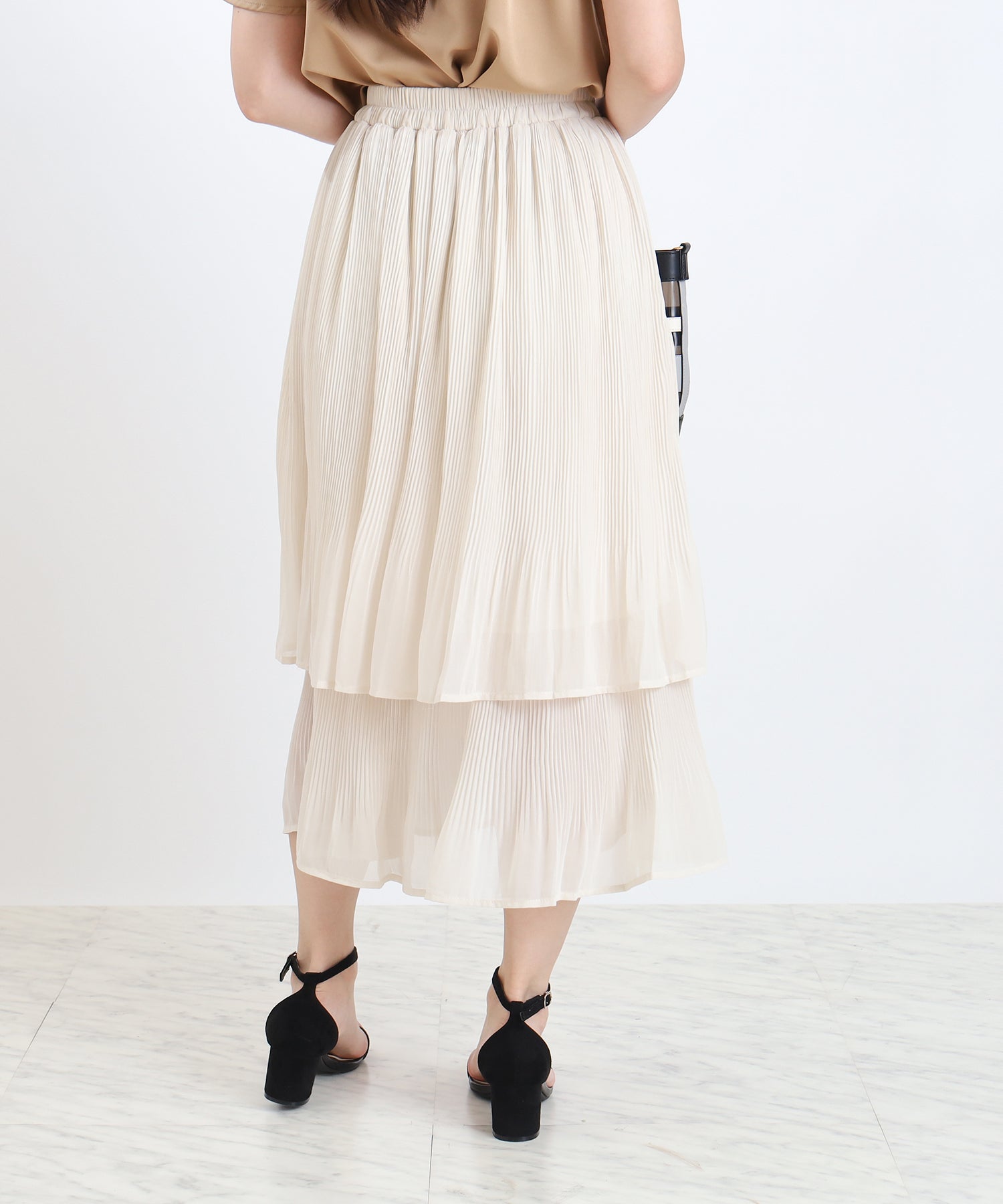 ベージュ model:160 着用サイズ:M