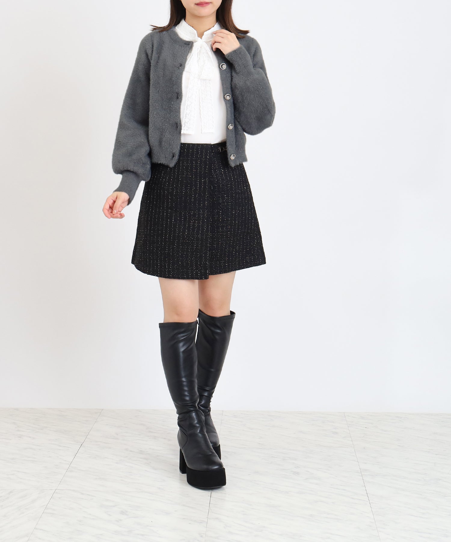 チャコール model:156 着用サイズ:M