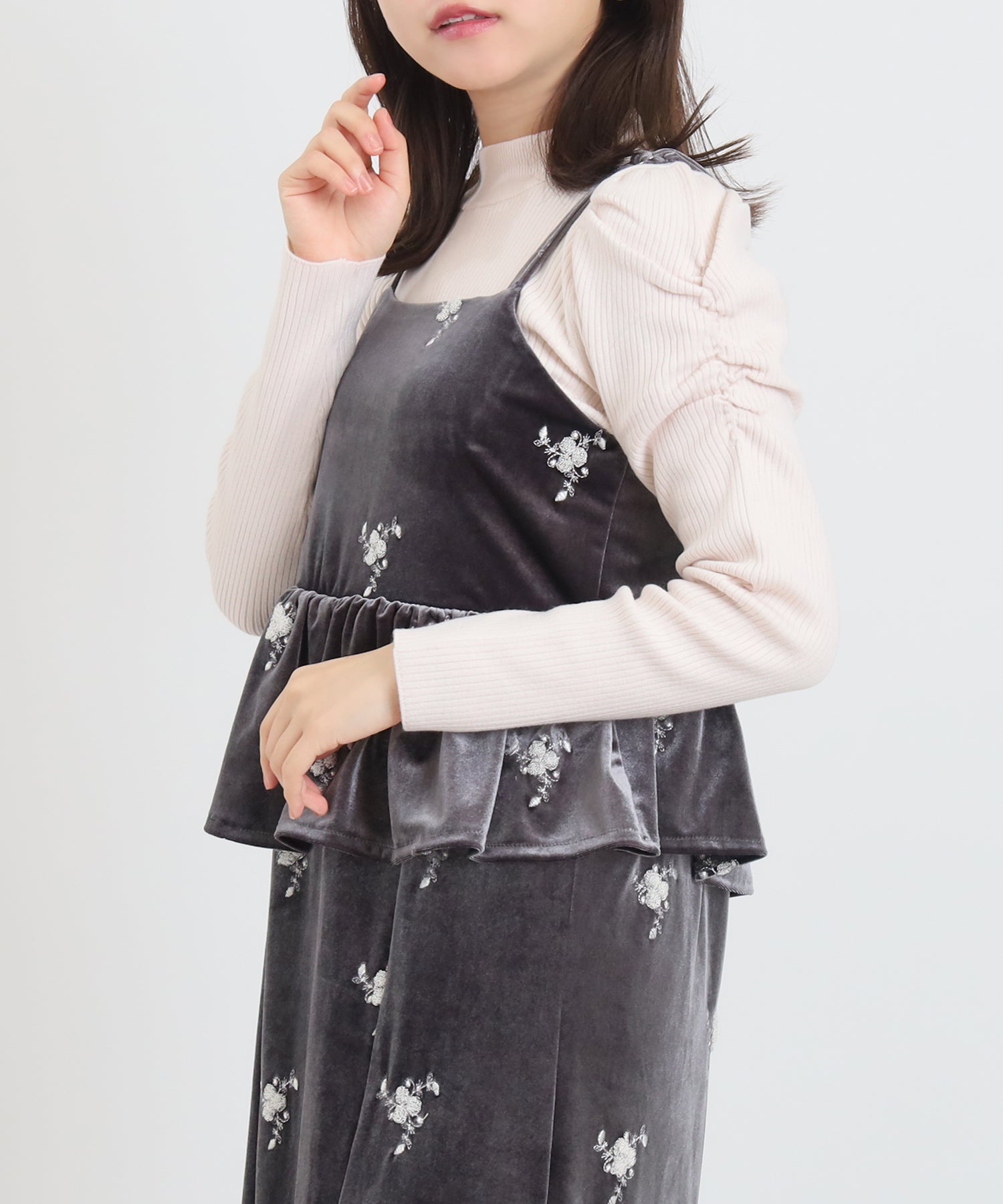 ライトグレー model:156 着用サイズ:M