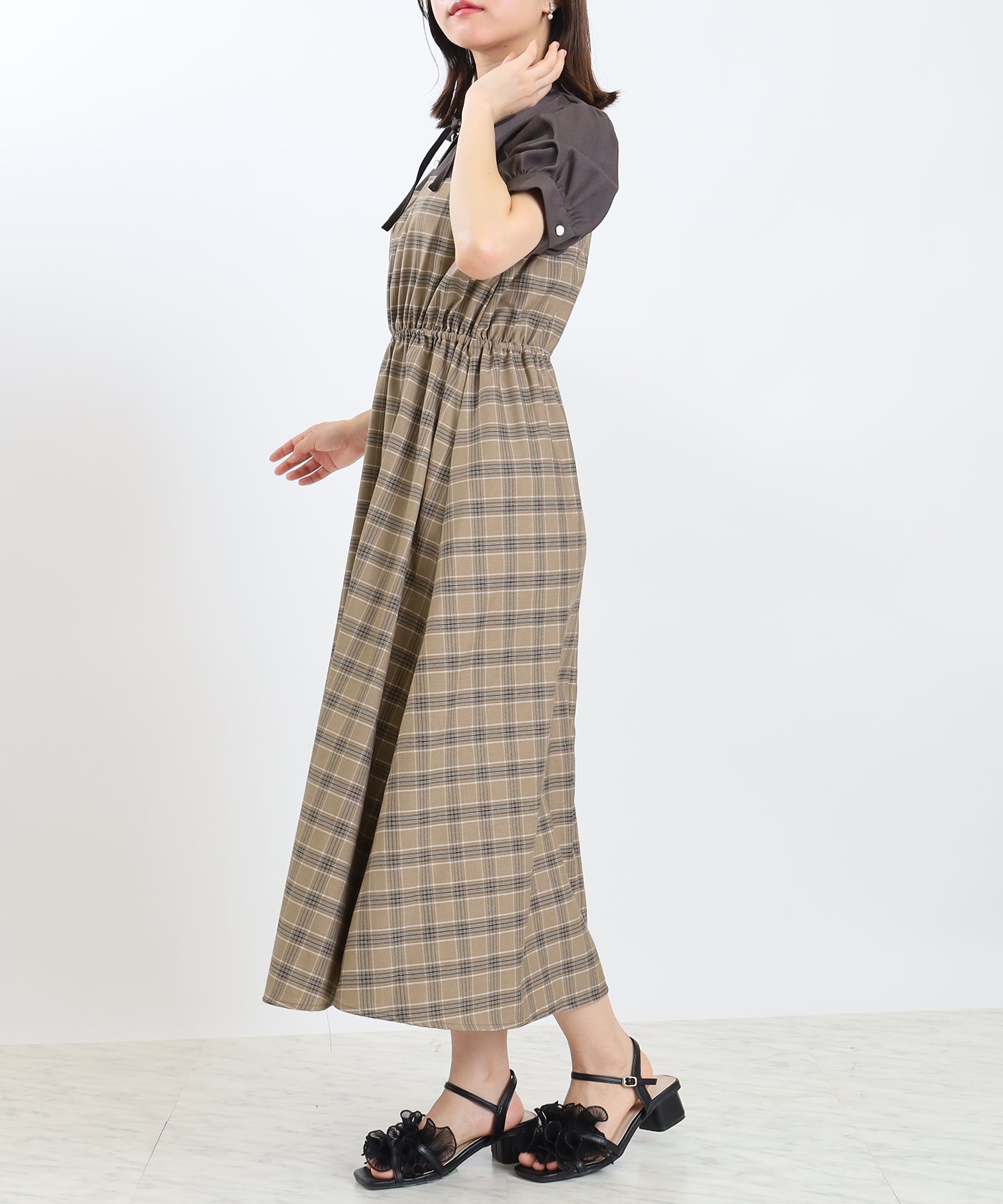 チャコール model:156 着用サイズ:M