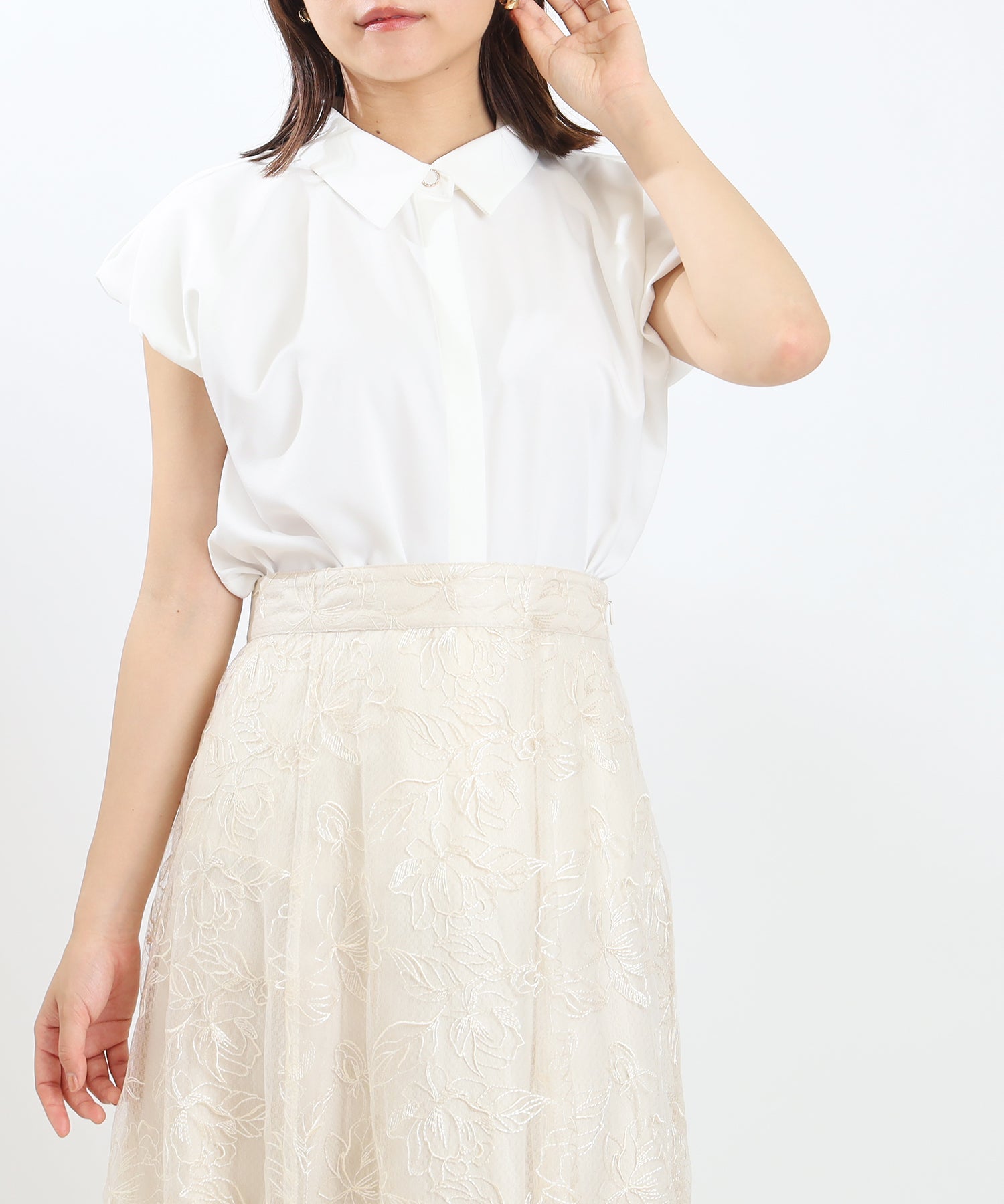 ホワイト MODEL:156 着用サイズ:M