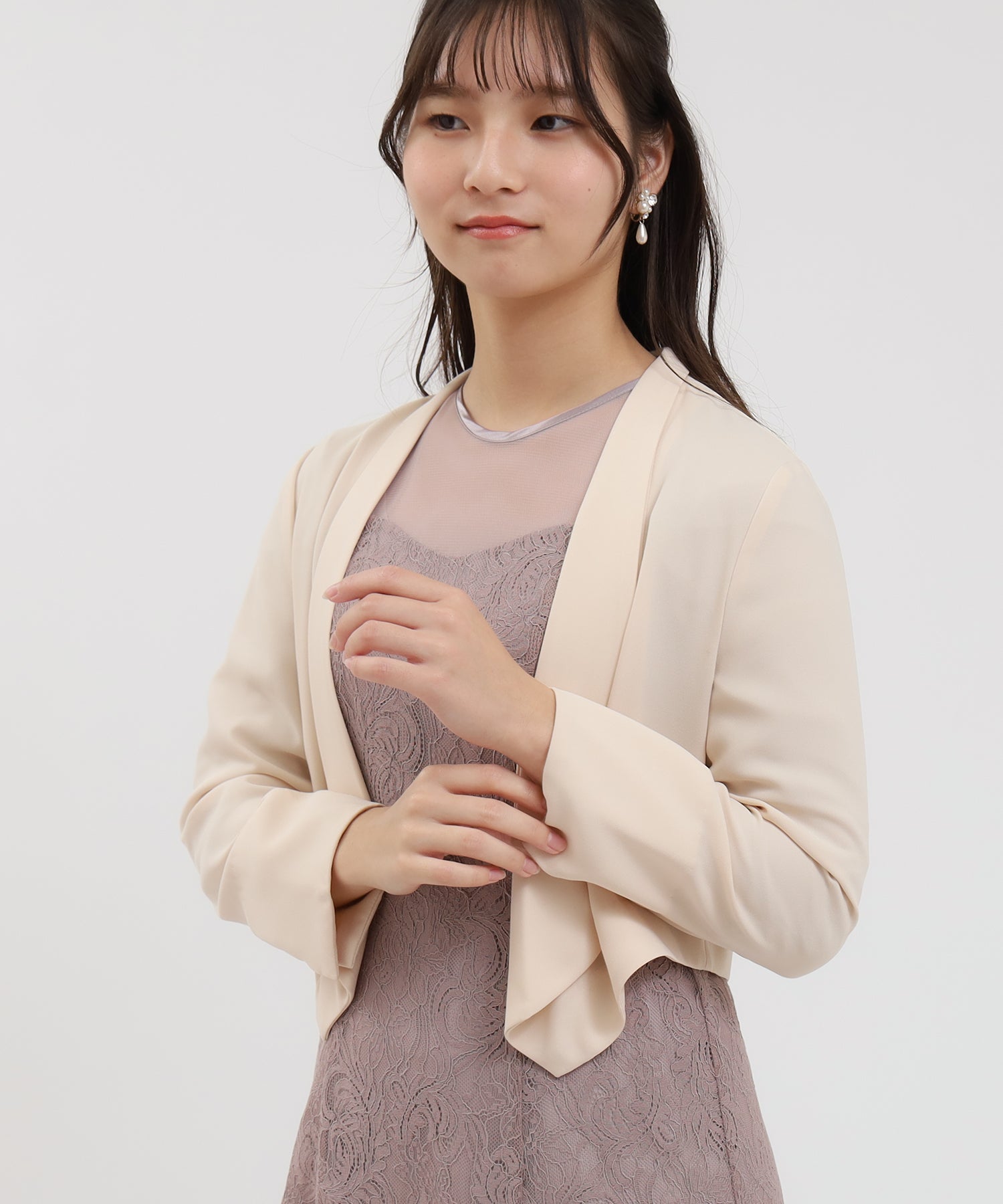 ベージュ