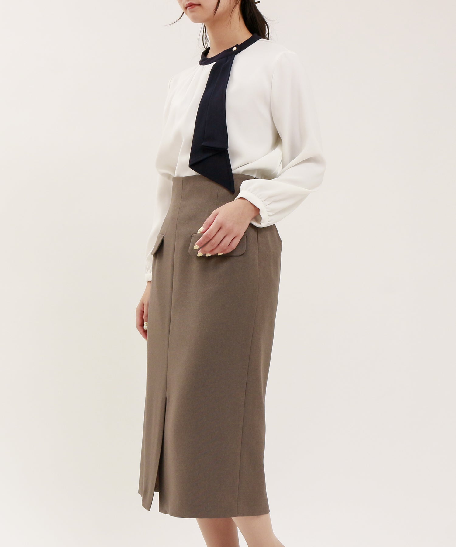 ホワイト×ネイビー model:160cm/骨格ウェーブ 着用サイズ:M