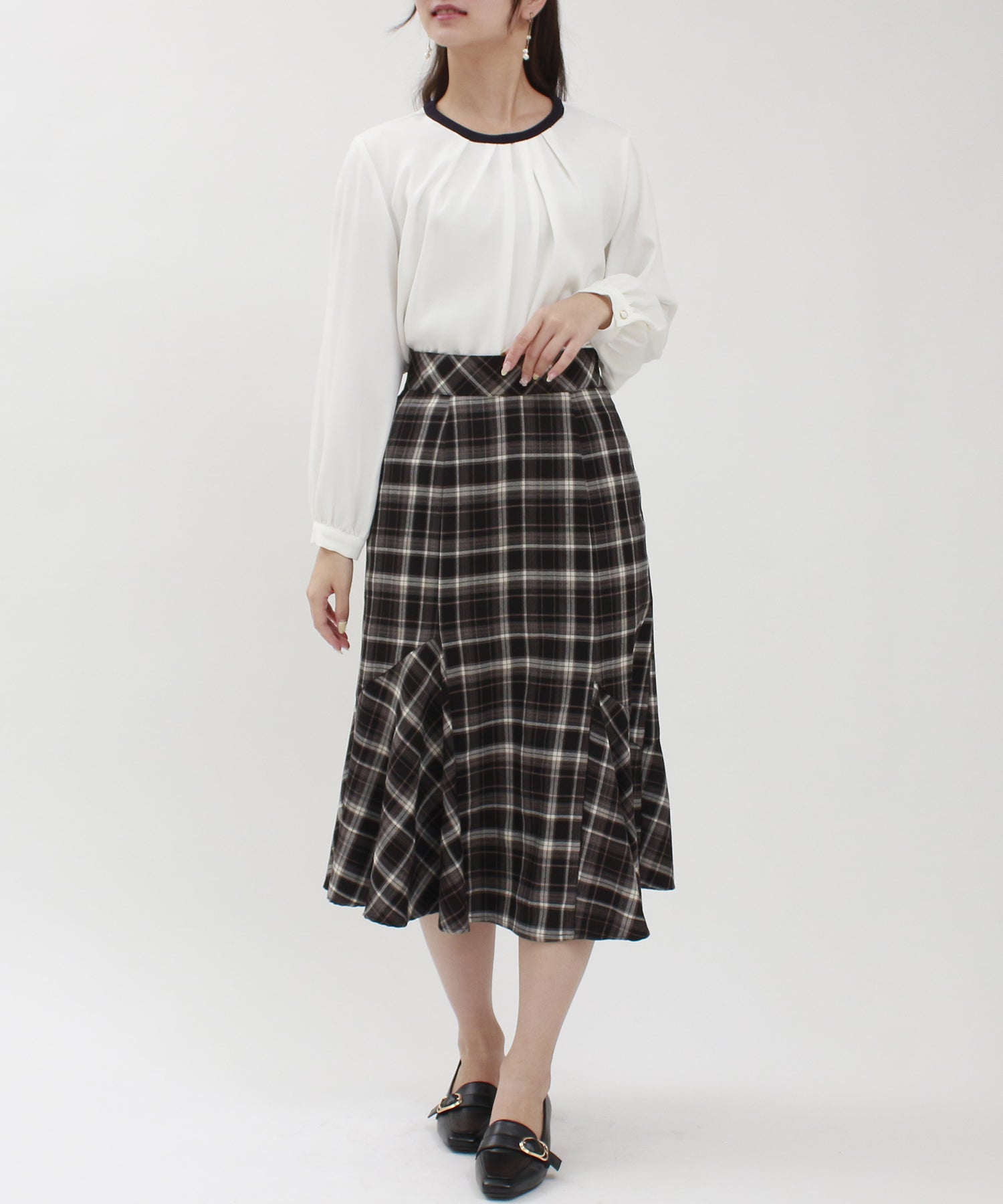 ホワイト×ネイビー model:160cm/骨格ウェーブ 着用サイズ:M