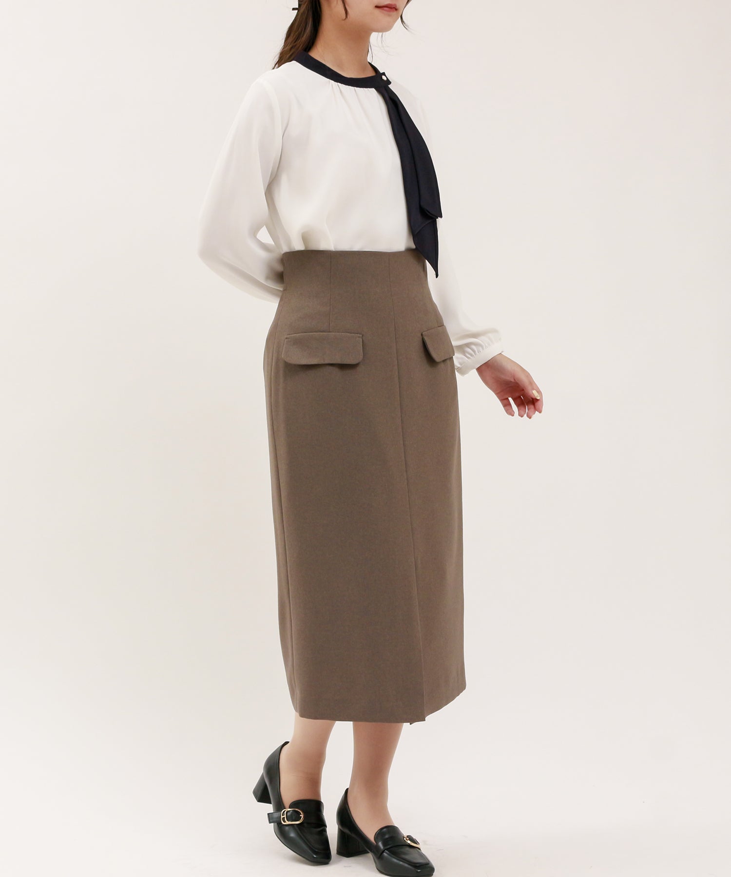 ホワイト×ネイビー model:160cm/骨格ウェーブ 着用サイズ:M