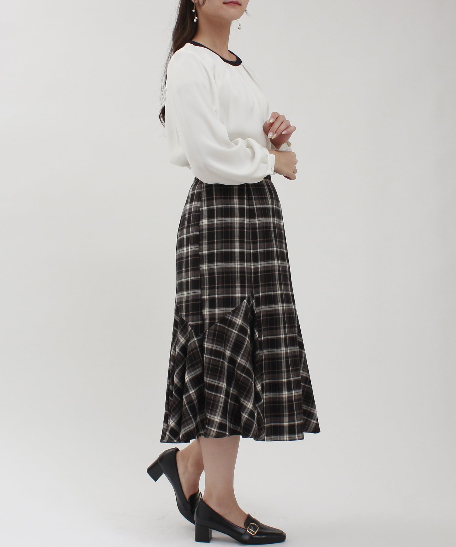 ホワイト×ネイビー model:160cm/骨格ウェーブ 着用サイズ:M