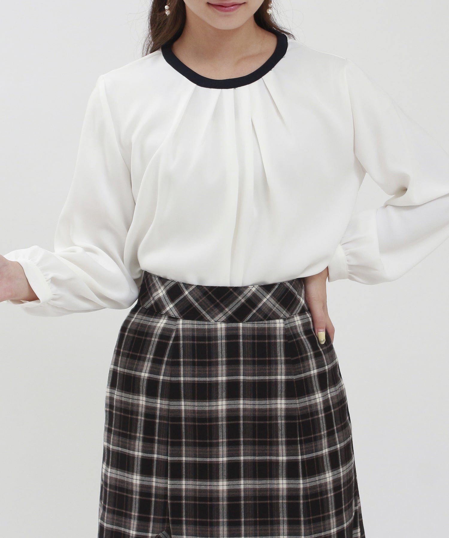 ホワイト×ネイビー model:160cm/骨格ウェーブ 着用サイズ:M