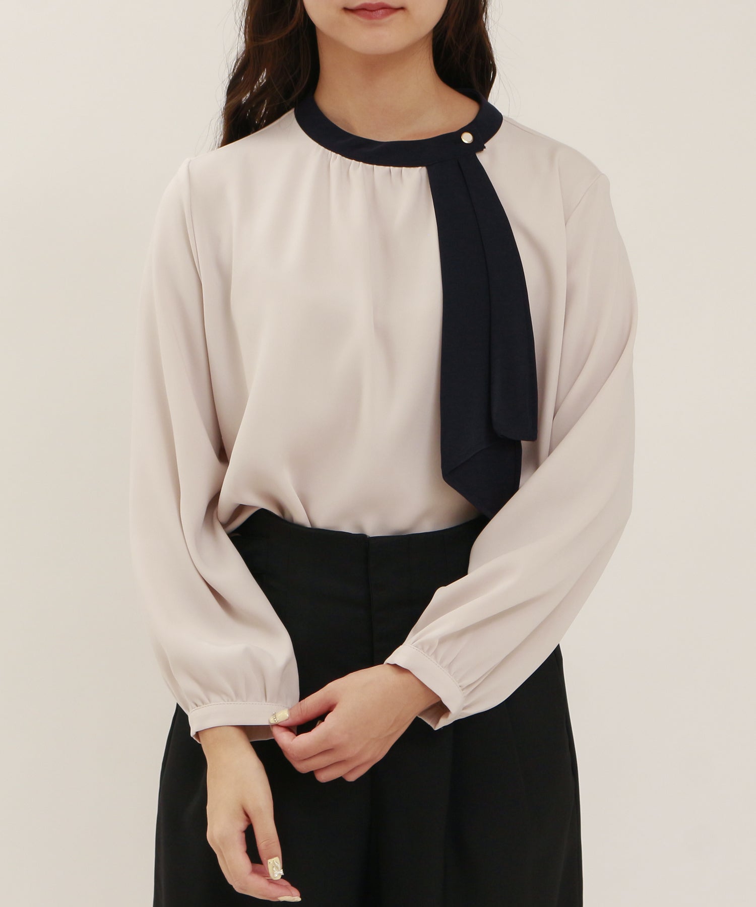 グレージュ model:160cm/骨格ウェーブ 着用サイズ:M