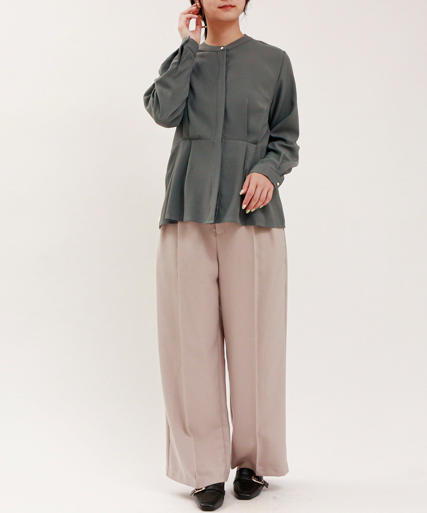 チャコール model:160cm/骨格ウェーブ 着用サイズ:M