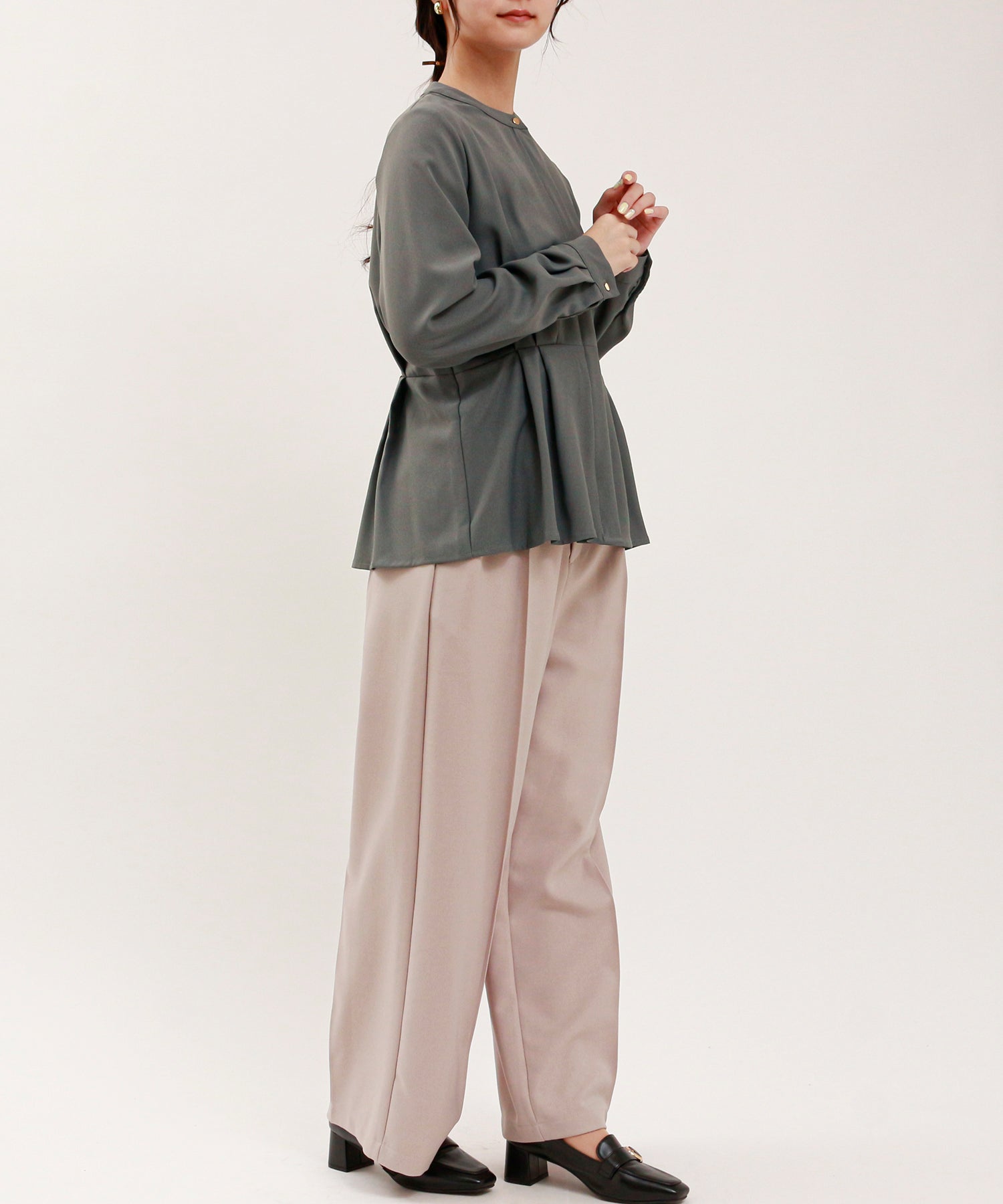 チャコール model:160cm/骨格ウェーブ 着用サイズ:M