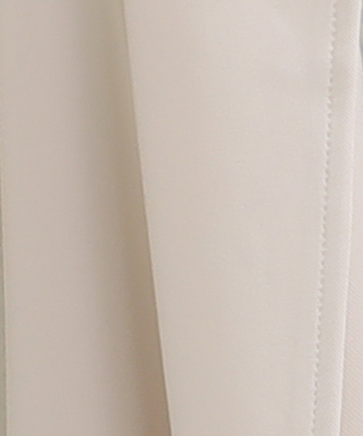 ピンクベージュ