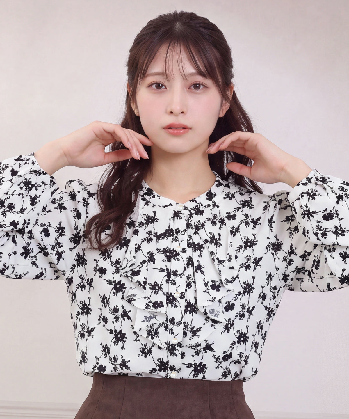 アイボリー model：160cm　着用サイズ：M (AI画像)