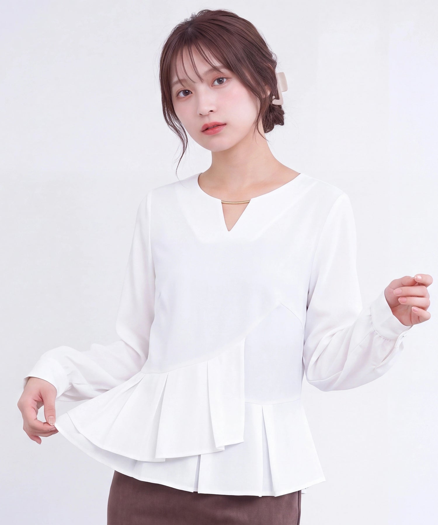 ホワイト（AI画像）model：160㎝　着用サイズ：M