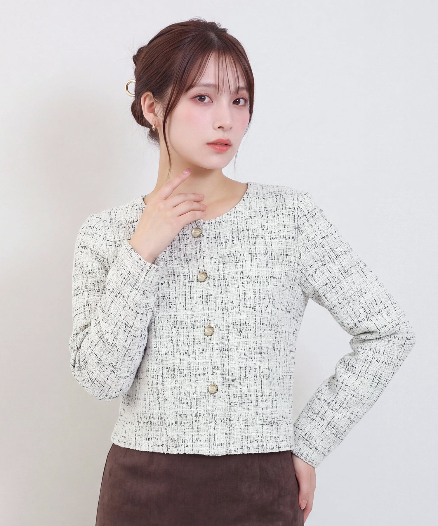 ライトグレー(AI画像)　model：160cm　着用サイズ：M