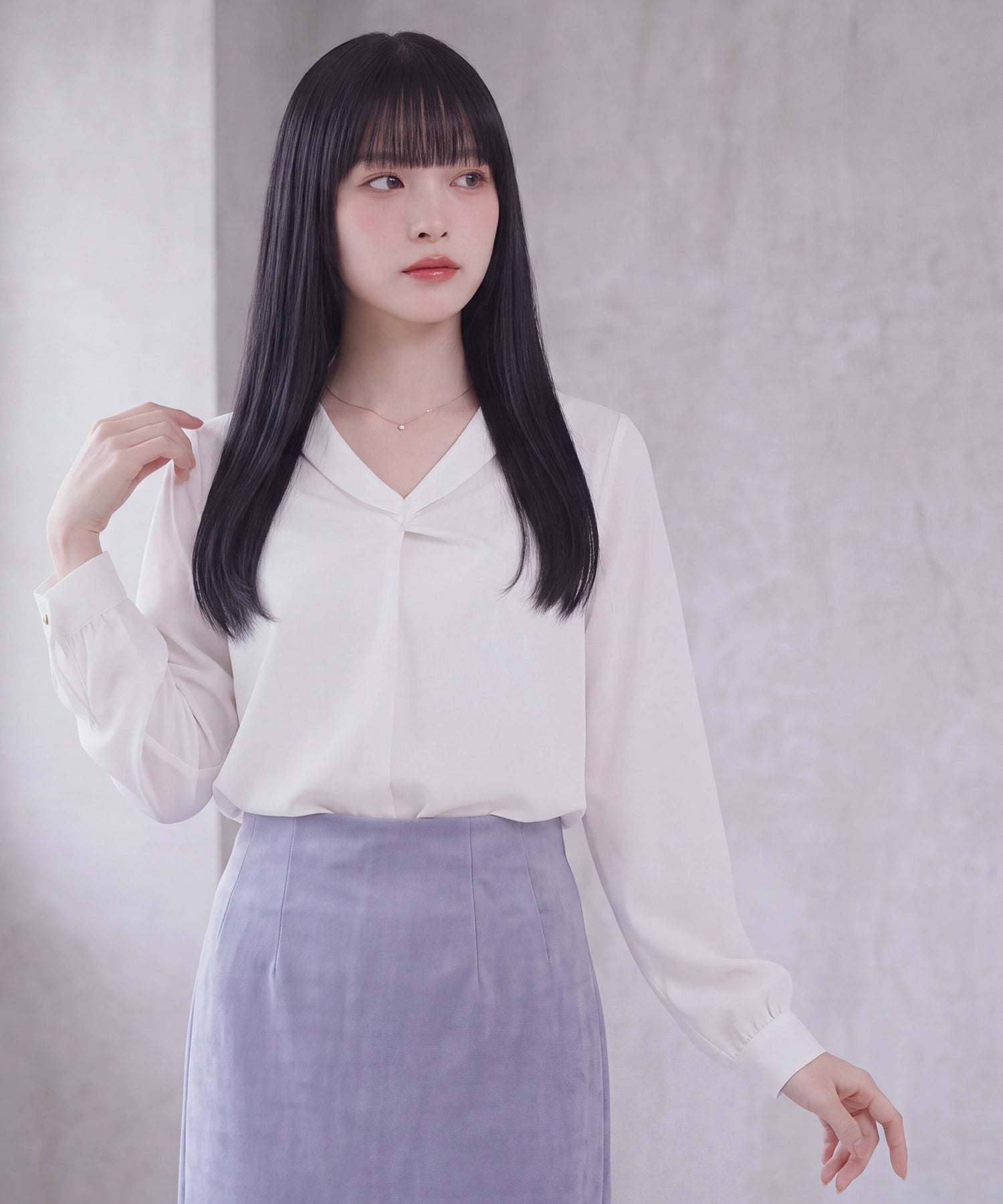 ホワイト  (AI画像)model：160cm　着用サイズ：M