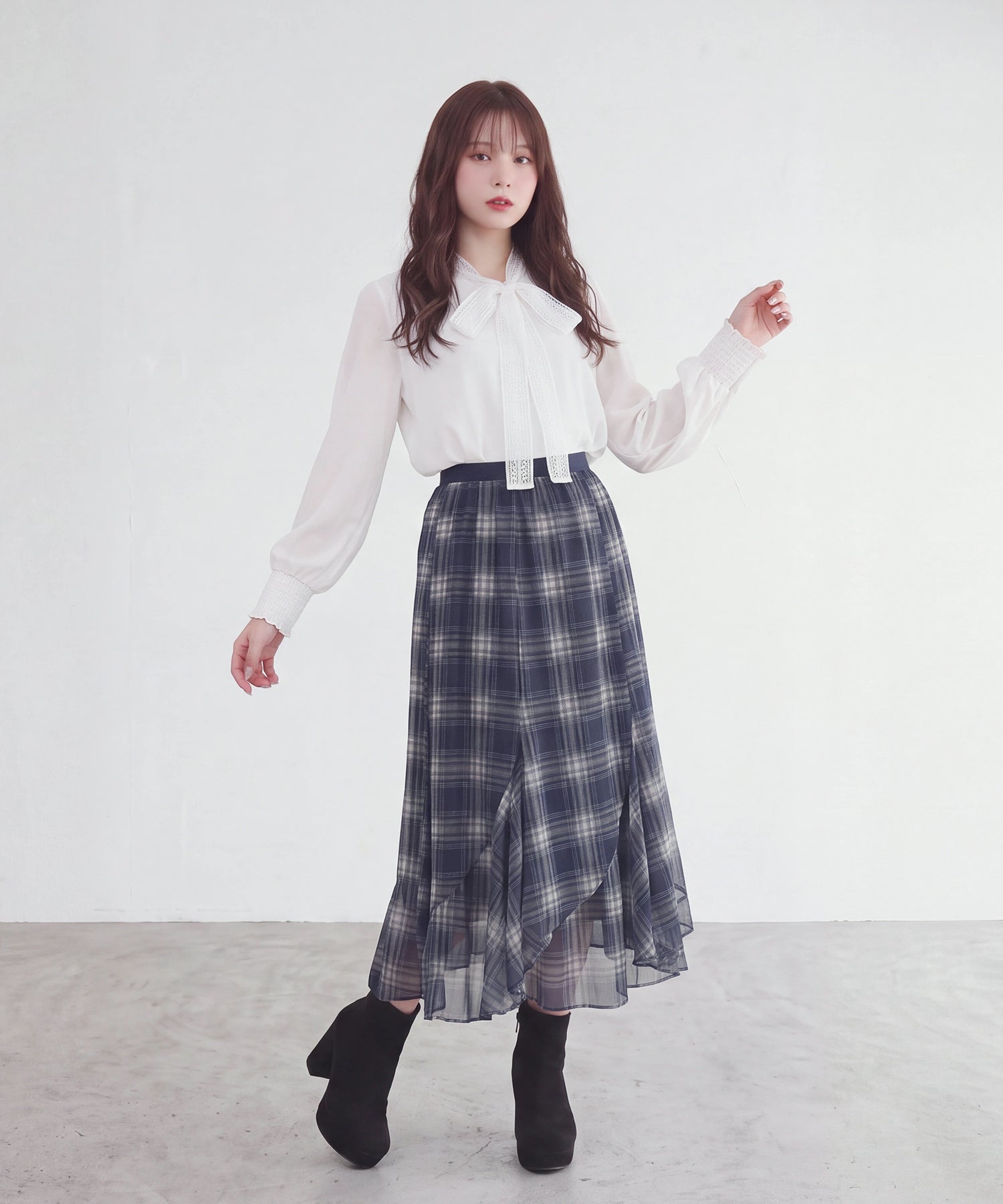 ホワイト(AI画像)　model：160cm　着用サイズ：M