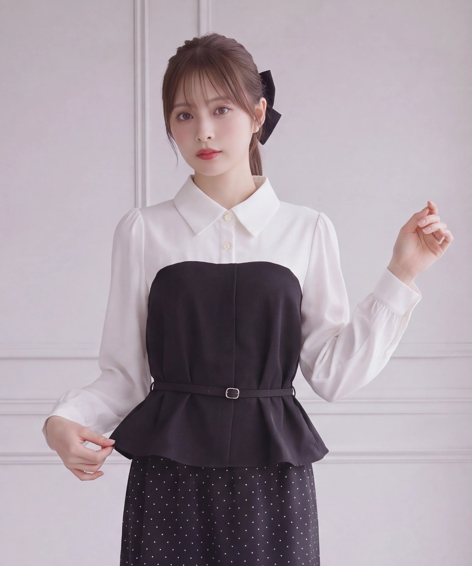 ブラック(×ホワイト)　model：160　着用サイズ：Ｍ　(AI画像)　