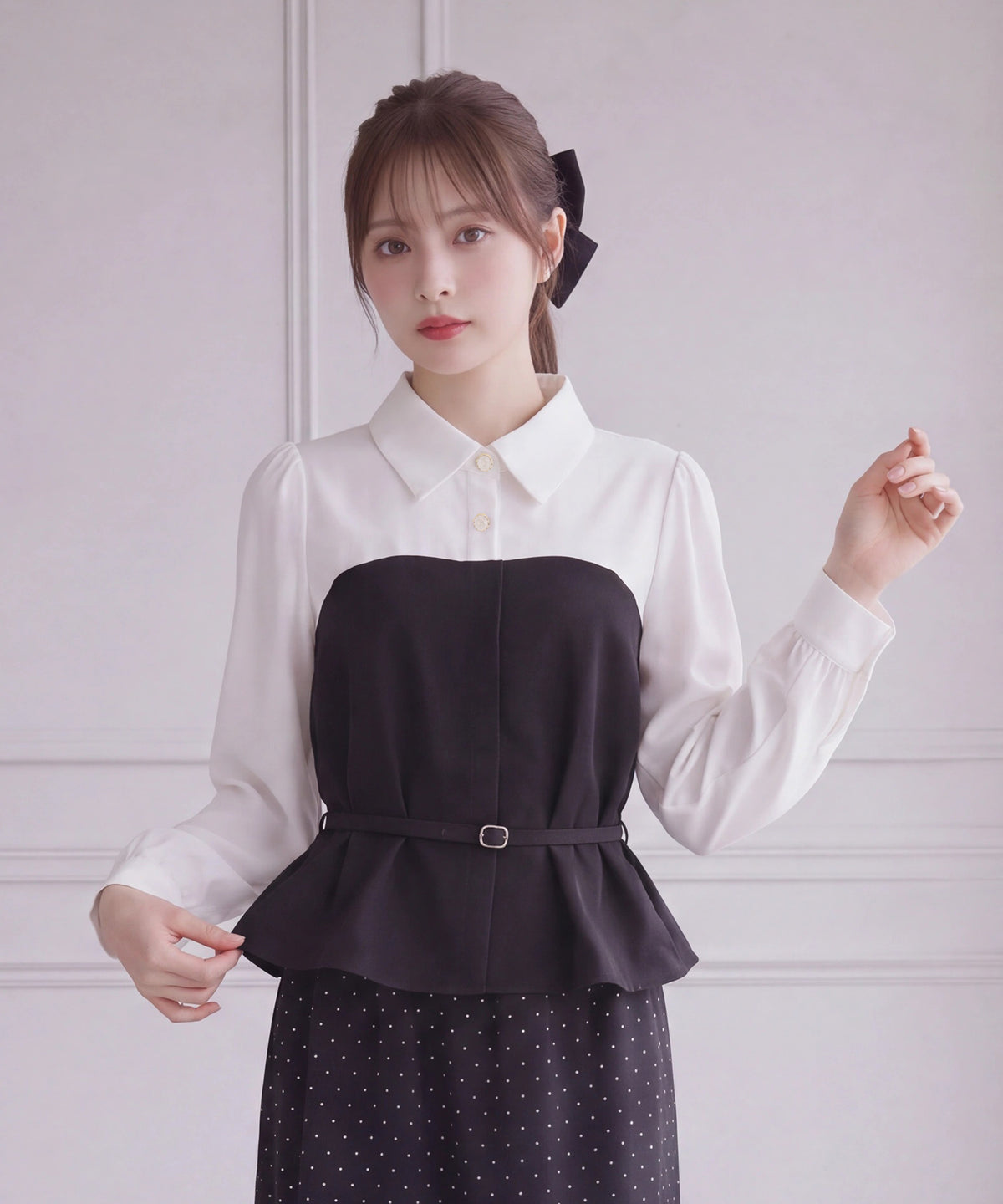 ブラック(×ホワイト)　model：160　着用サイズ：Ｍ　(AI画像)　