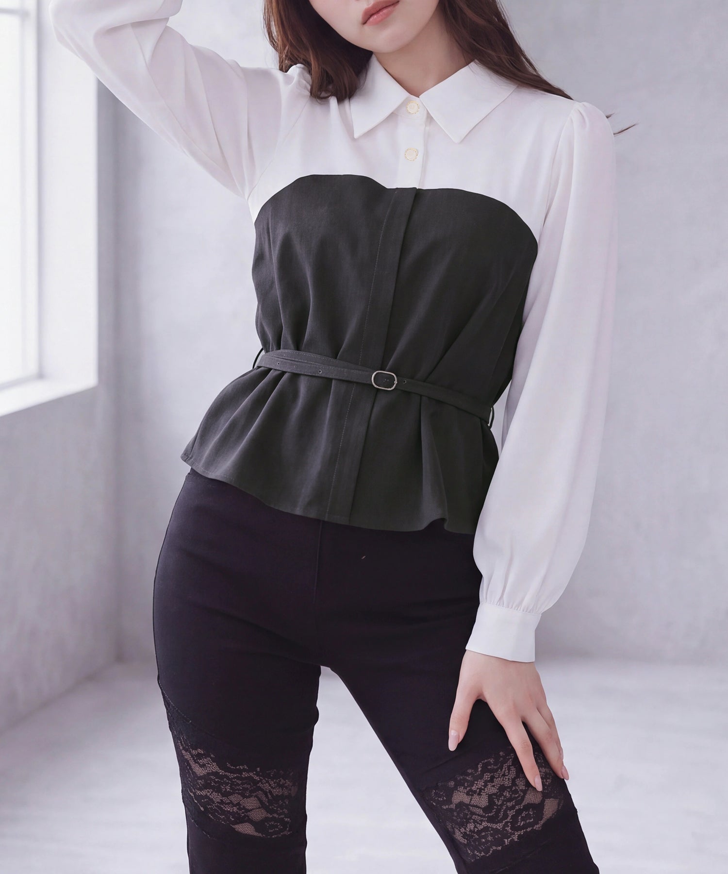 チャコール(×ホワイト)　model：160　着用サイズ：Ｍ　(AI画像)　
