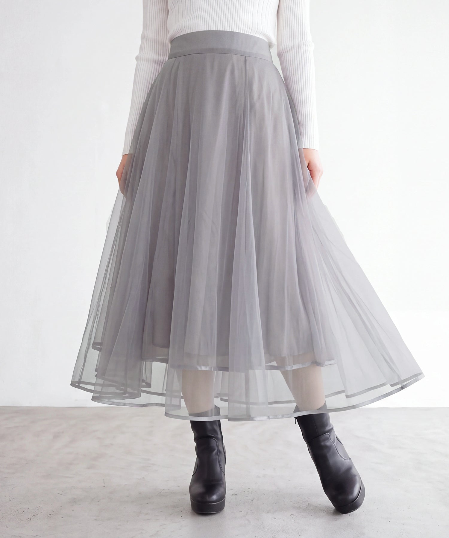 ライトグレー(AI画像)model：160ｃｍ　着用サイズ：Ｍ