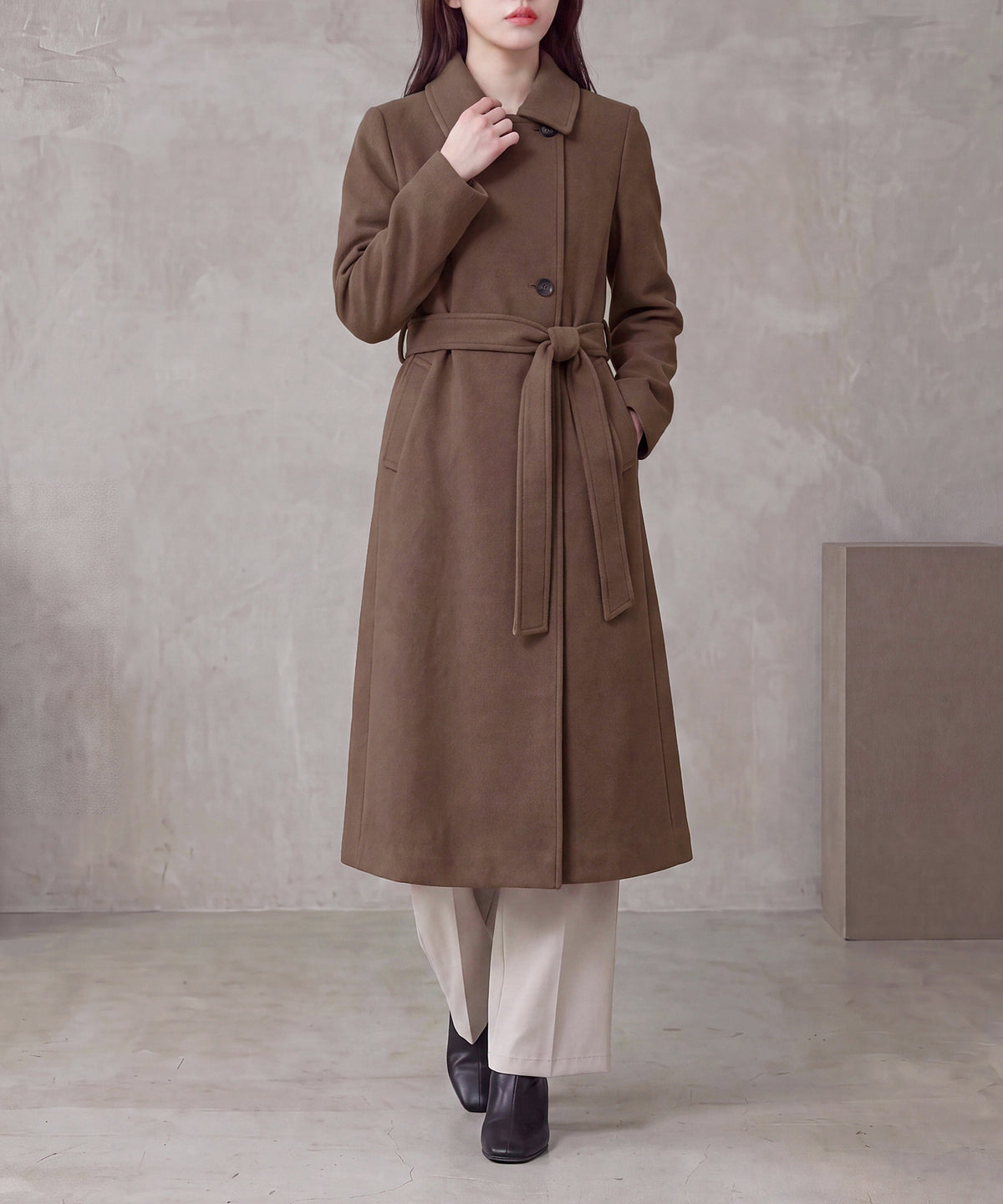 ブラウン　model：160　着用サイズ：M (AI画像)　