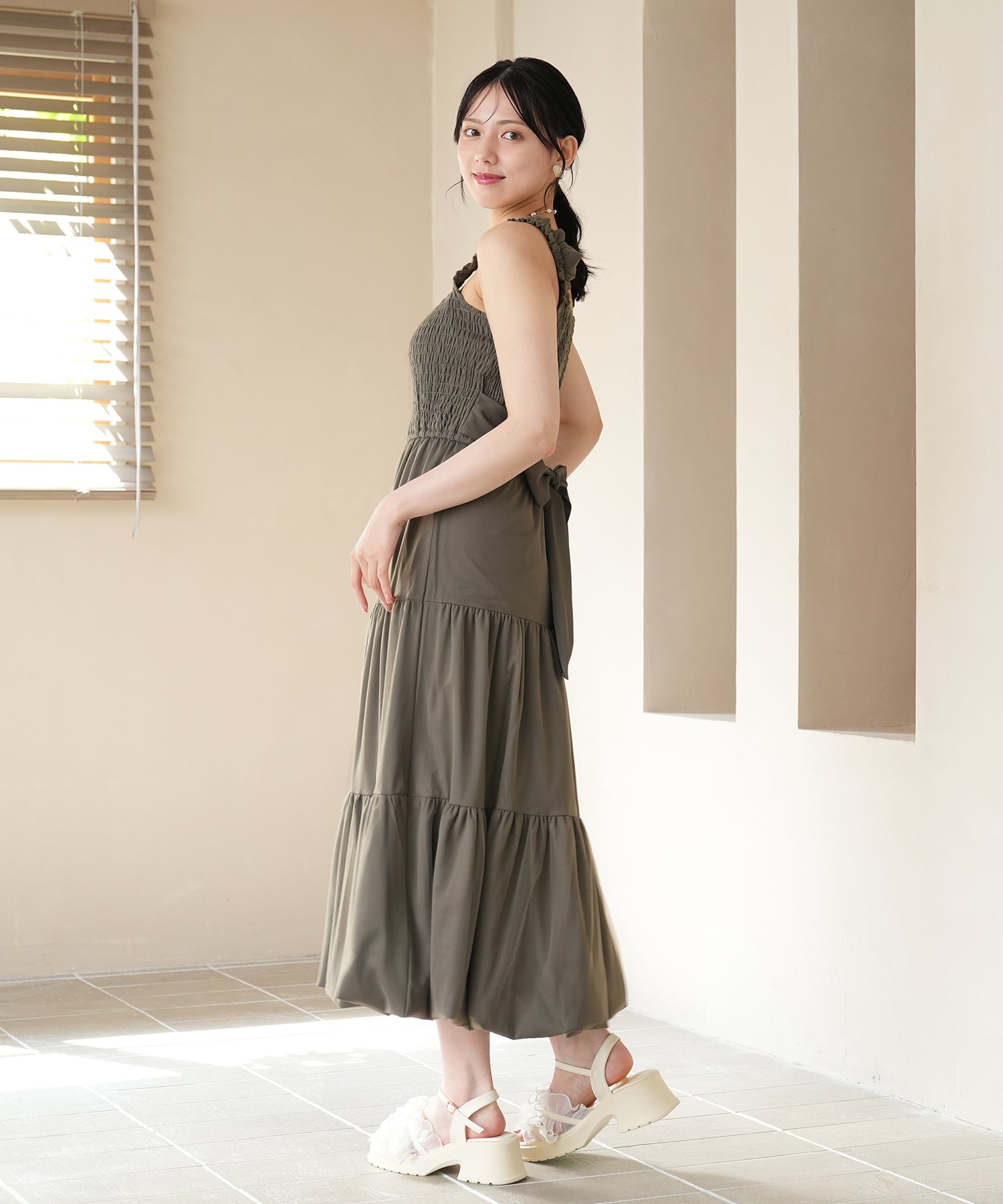 カーキ　model：164　着用サイズ：M