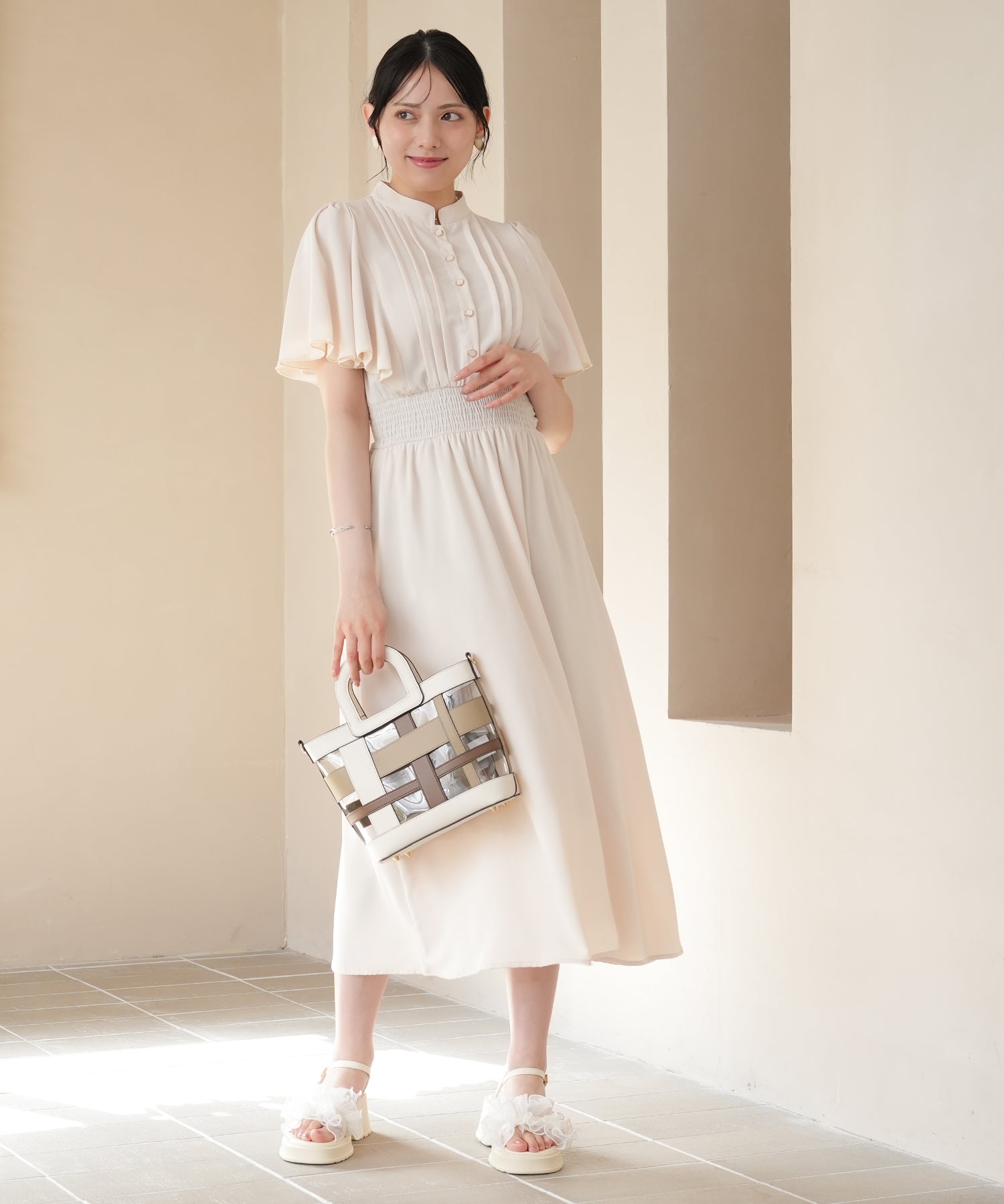 ホワイト　MODEL：164cm 着用サイズ：M