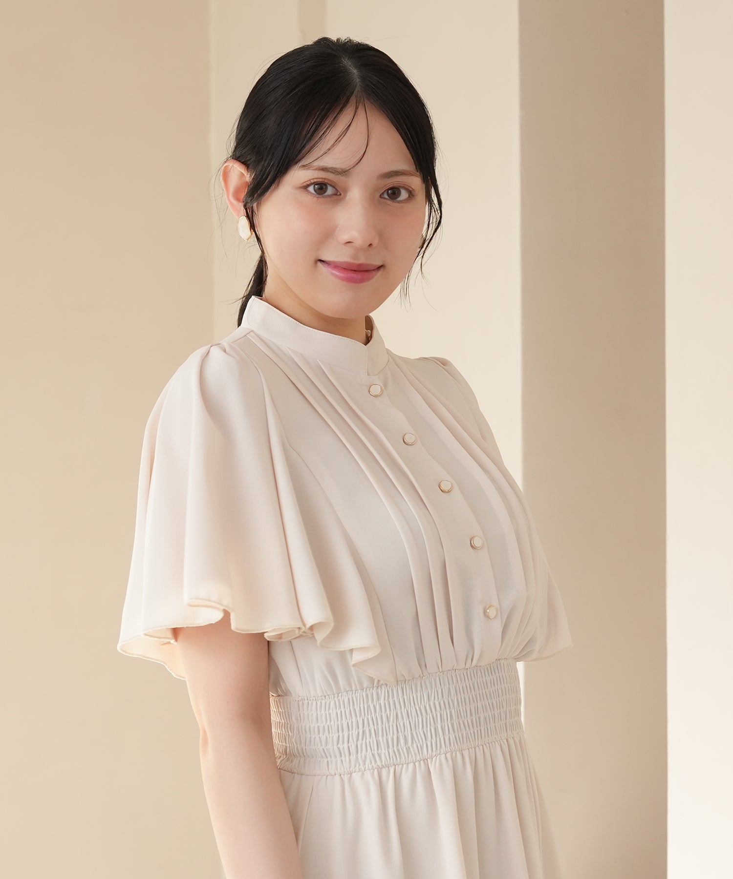 ホワイト　MODEL：164cm 着用サイズ：M