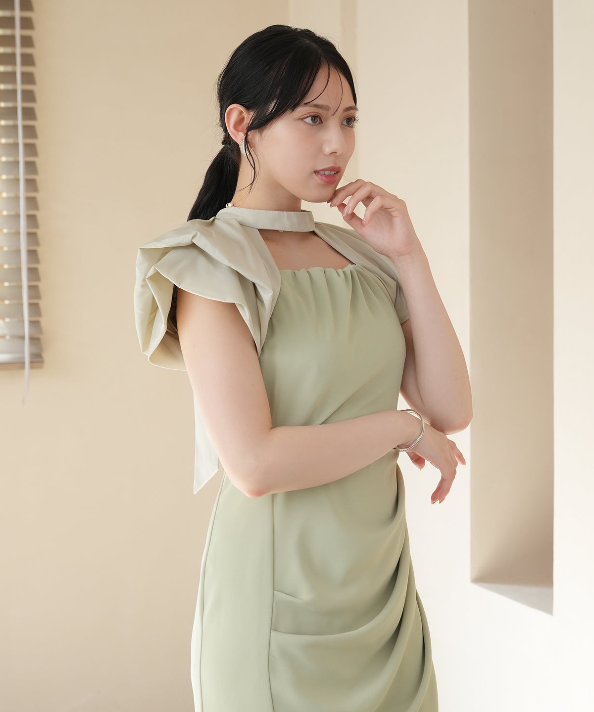 グリーン　MODEL：164　着用サイズ：M
