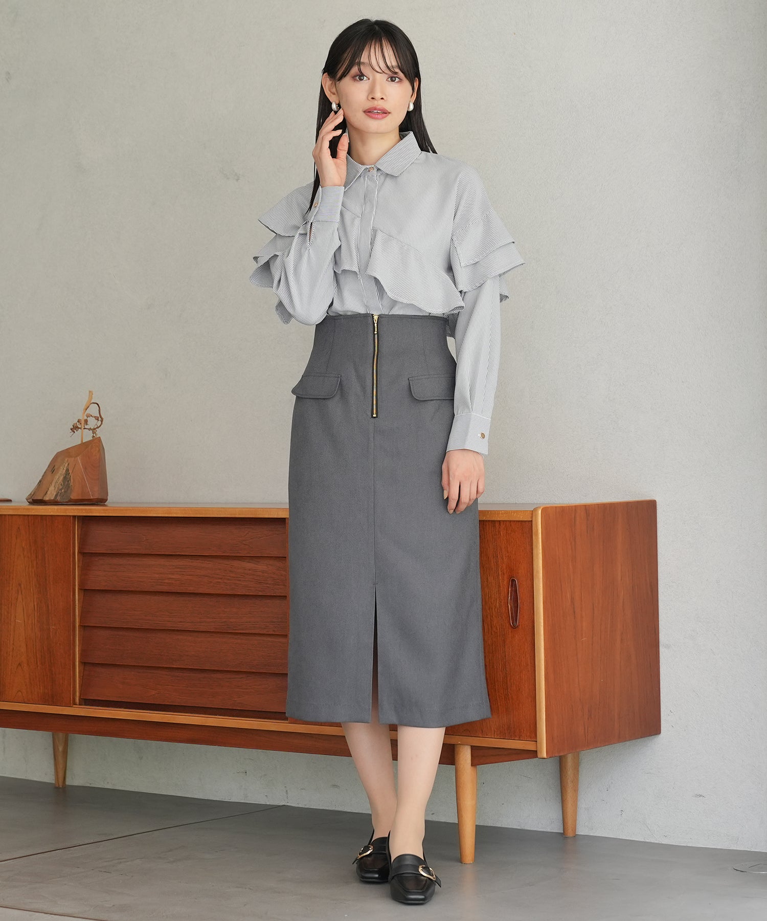 アシメラッフルブラウス|allureville OFFICIAL SITE / ONLINE