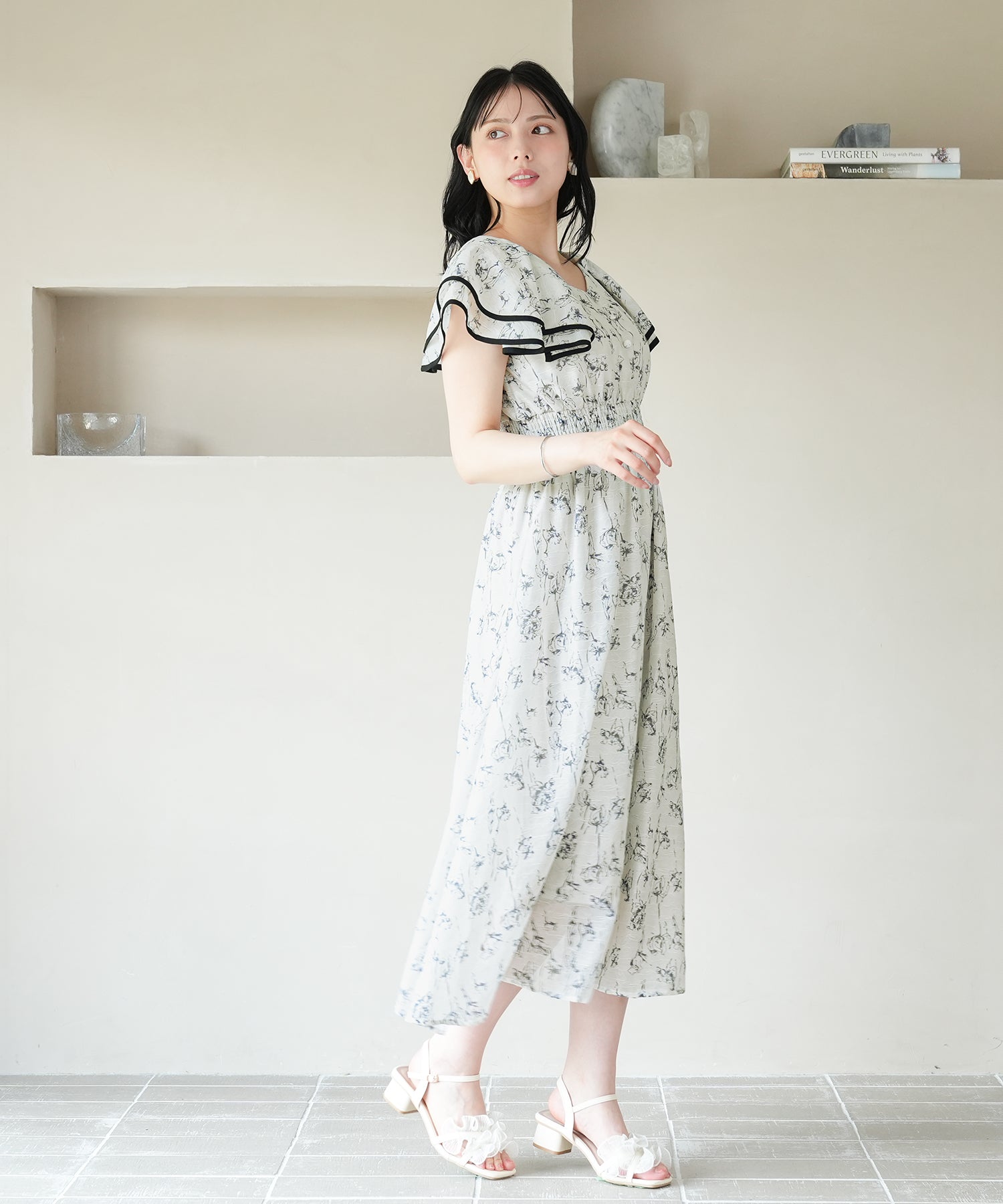 ホワイト×ブラック　model：164　着用サイズ：M