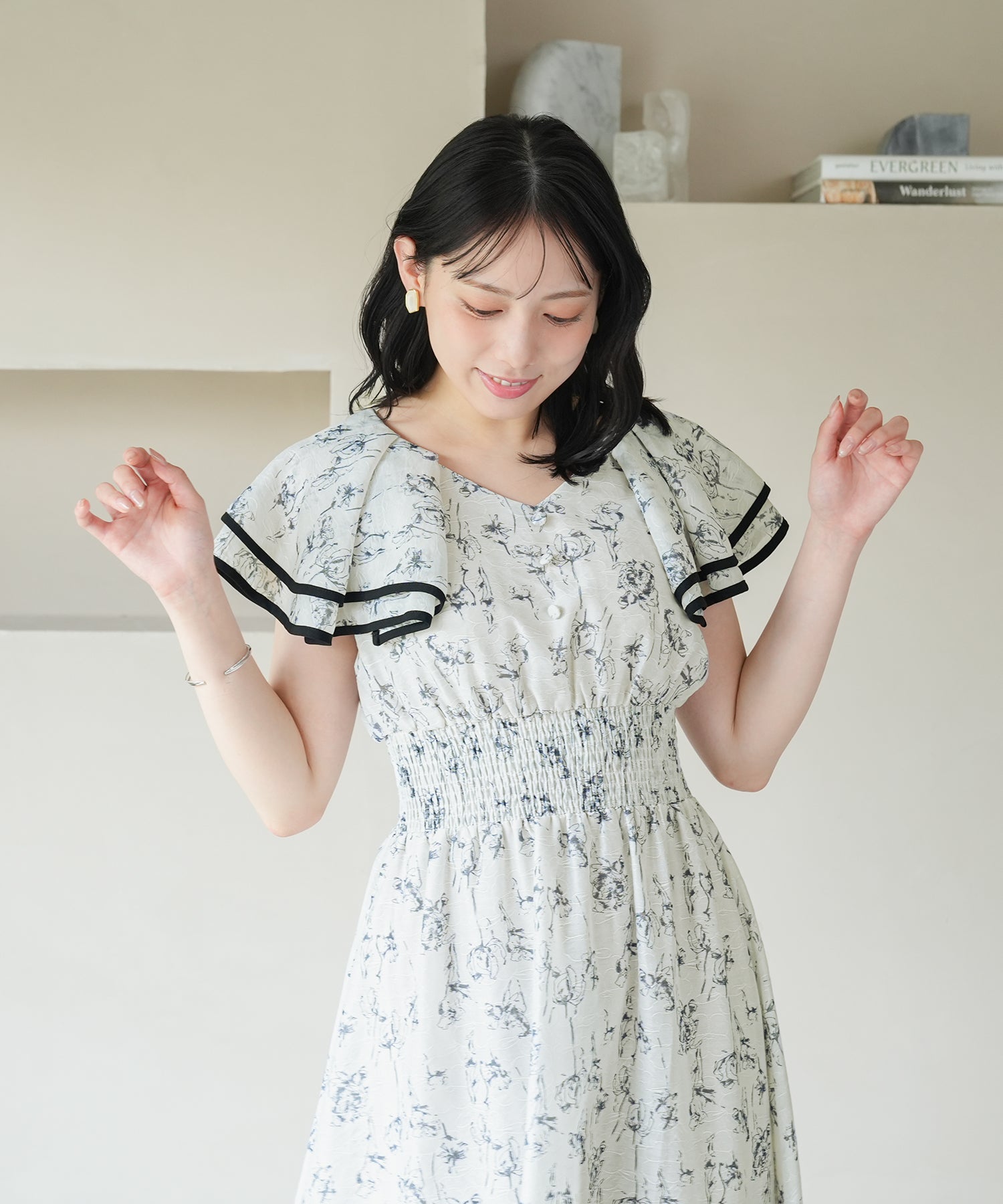 ホワイト×ブラック　model：164　着用サイズ：M