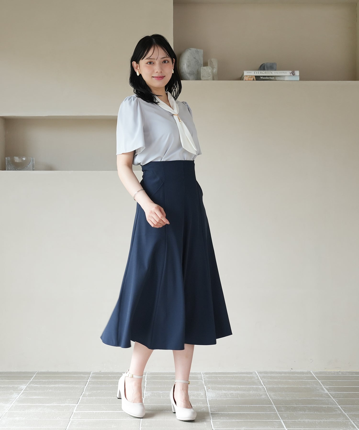 グレー×ホワイト　model：164　着用サイズ：M