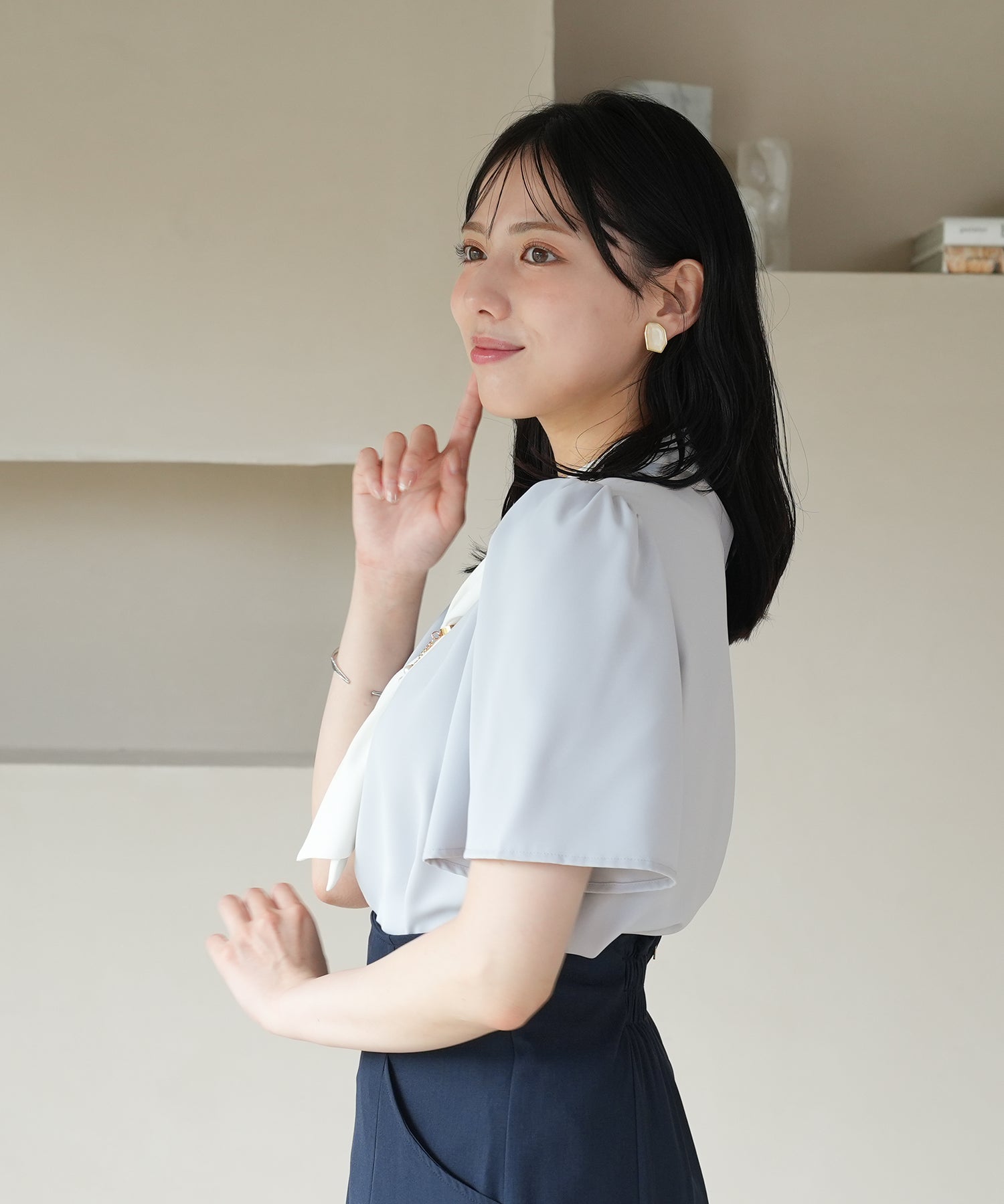 グレー×ホワイト　model：164　着用サイズ：M