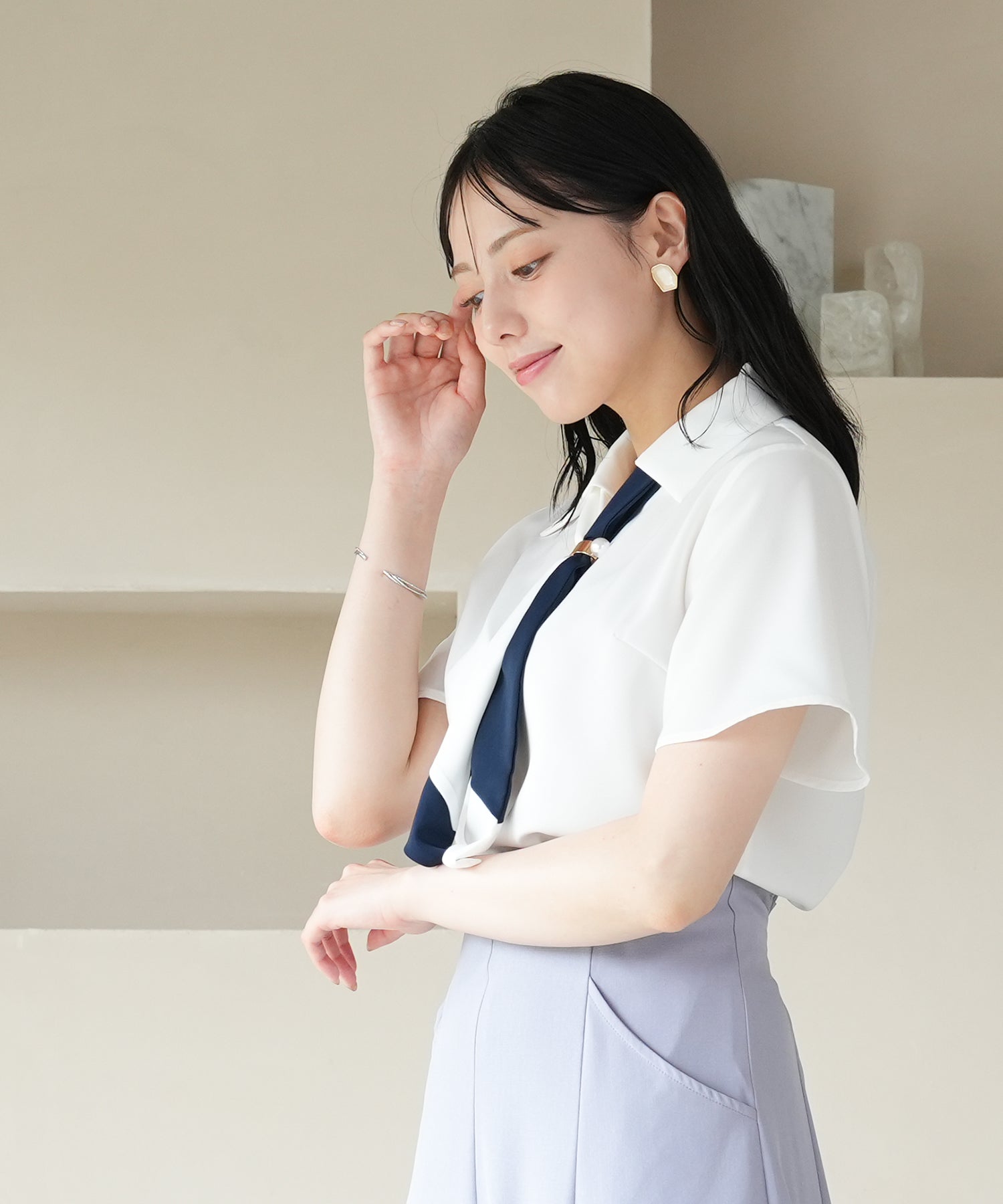 ホワイト　model：164cm　着用サイズ：M