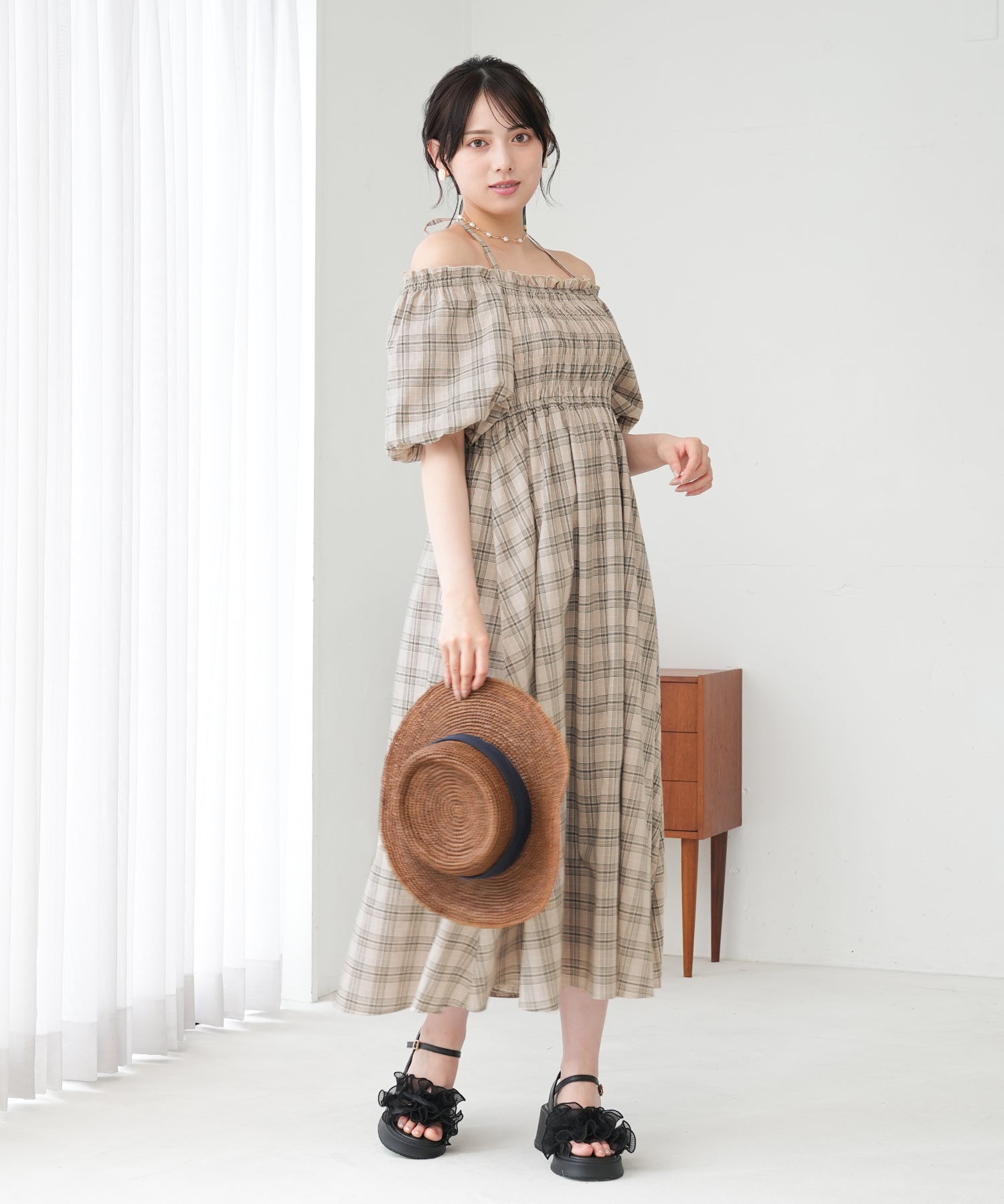 ベージュ　model：164　着用サイズ：M