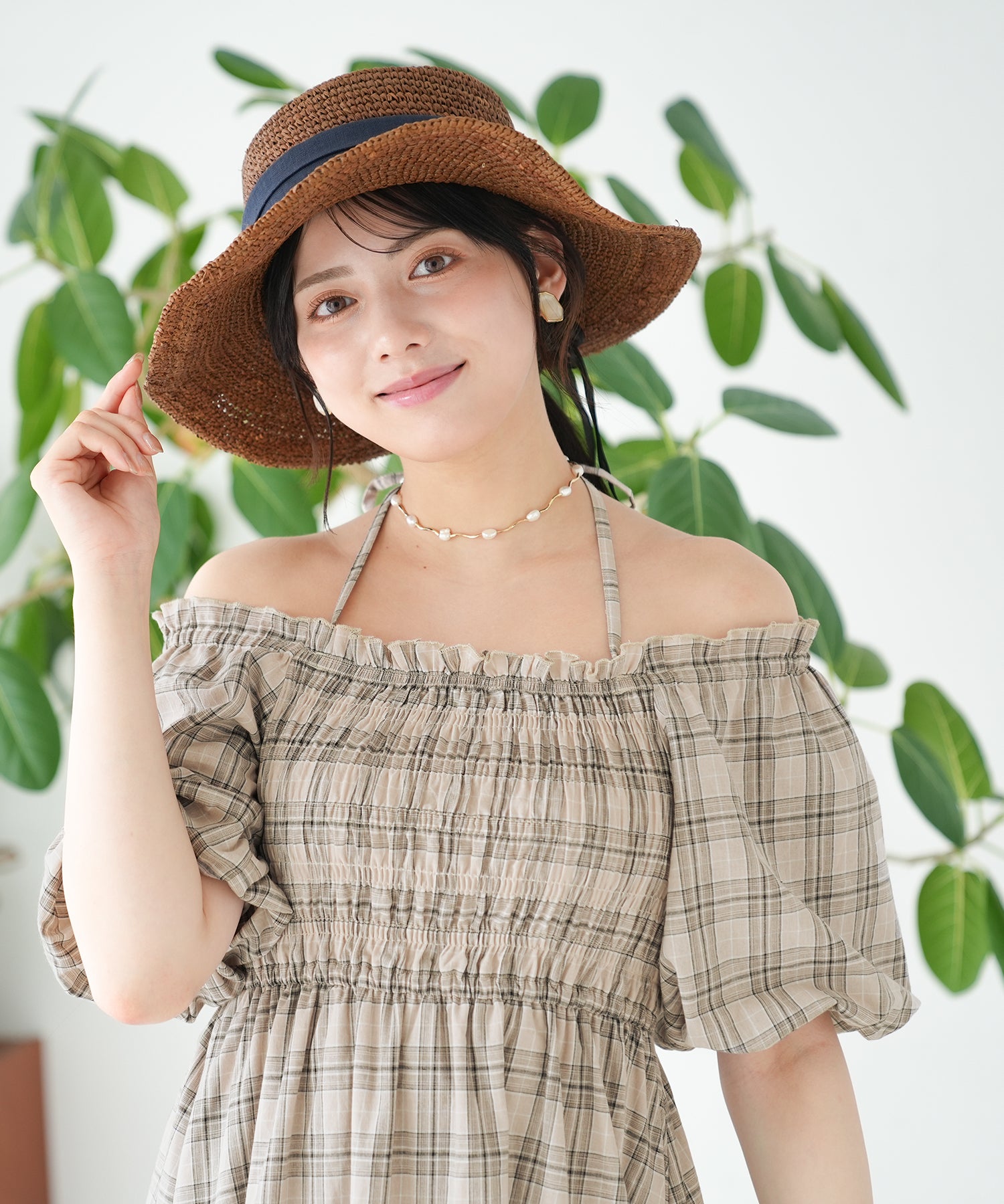 ベージュ