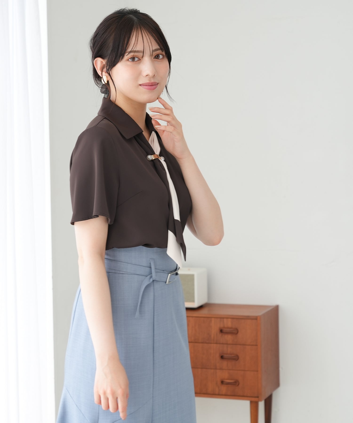 金具使いバイカラーボウタイスキッパー半袖ブラウス