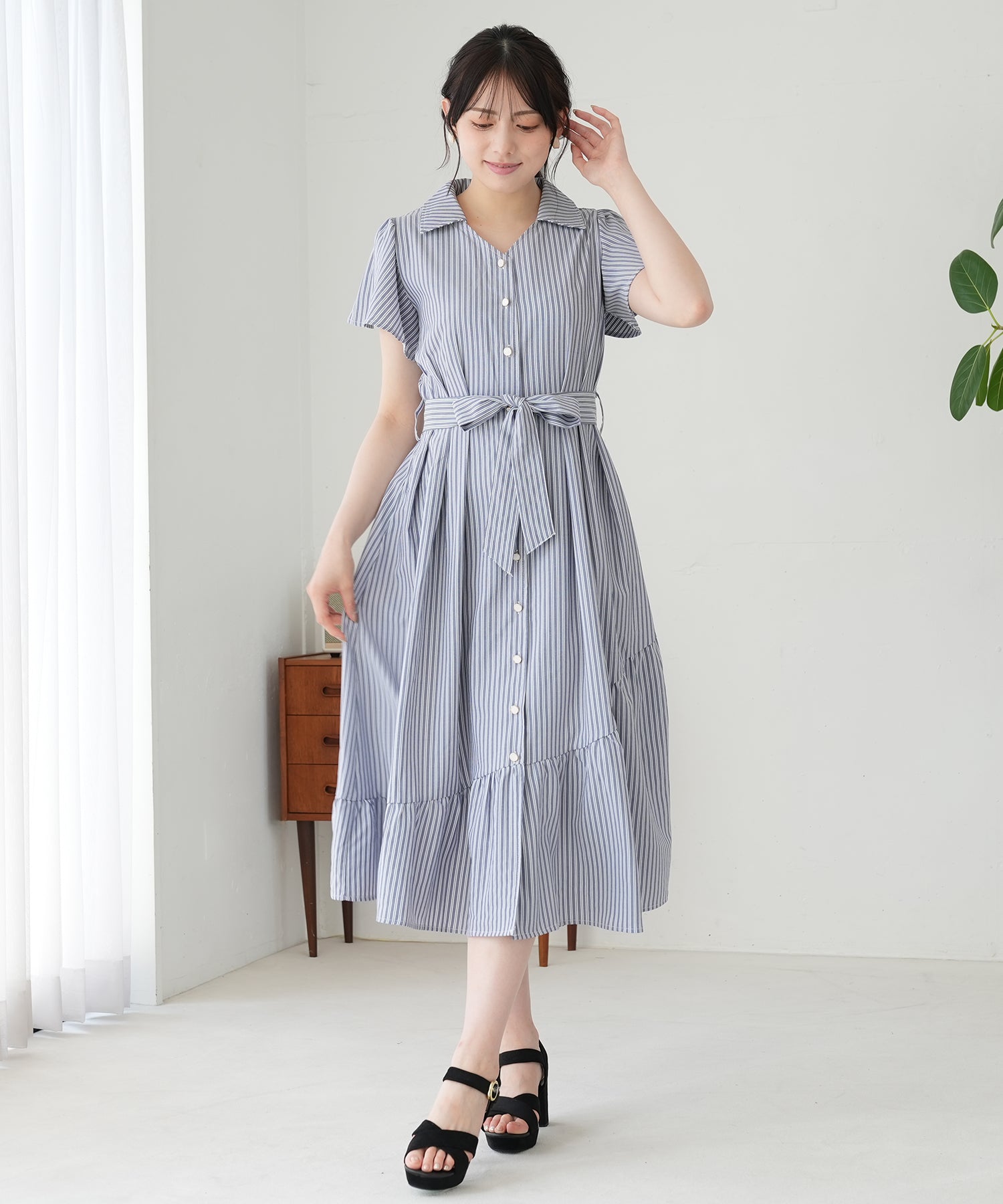ホワイト×ブルー　model：164　着用サイズ：M