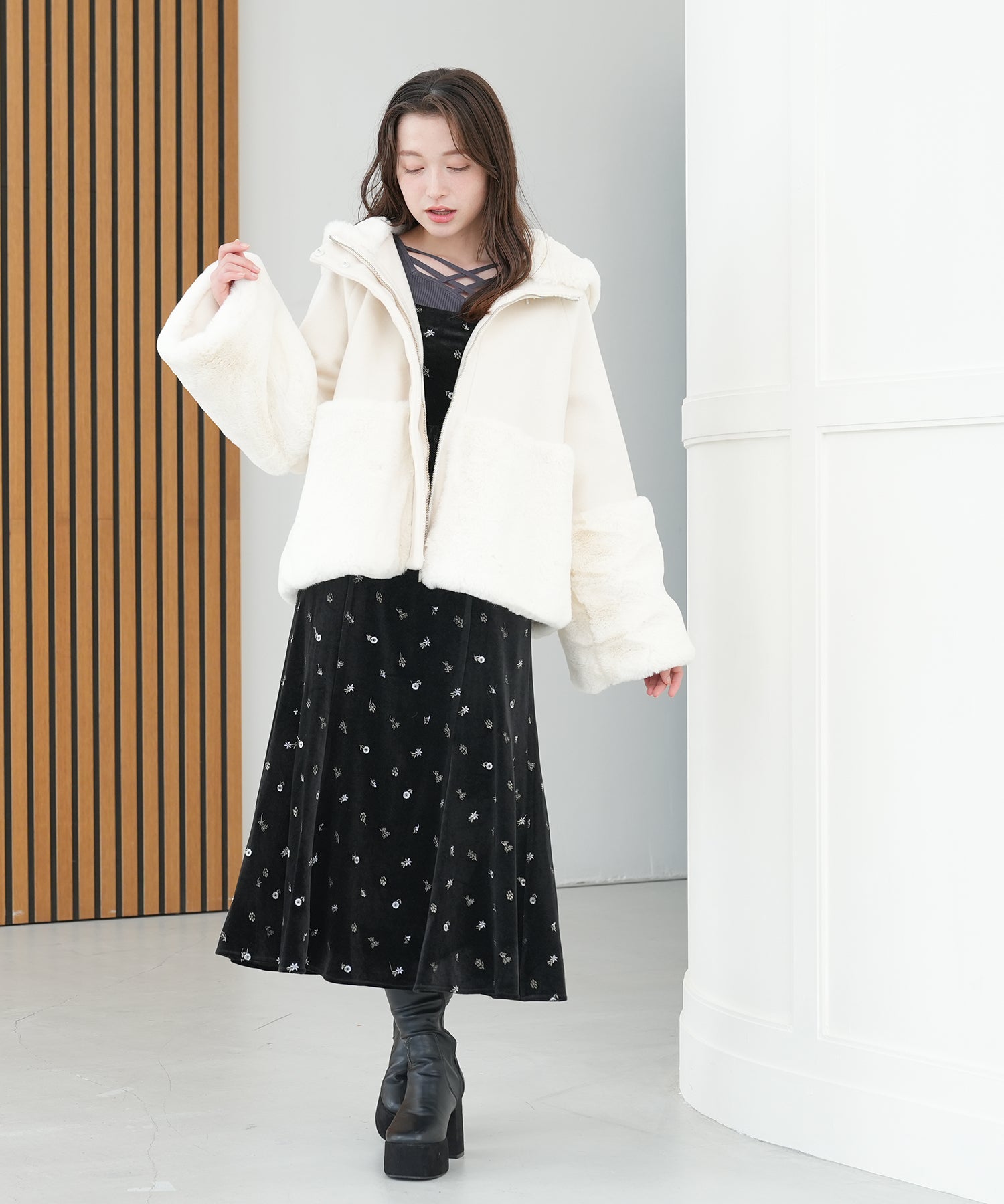 ホワイト　model：162　着用サイズ：M