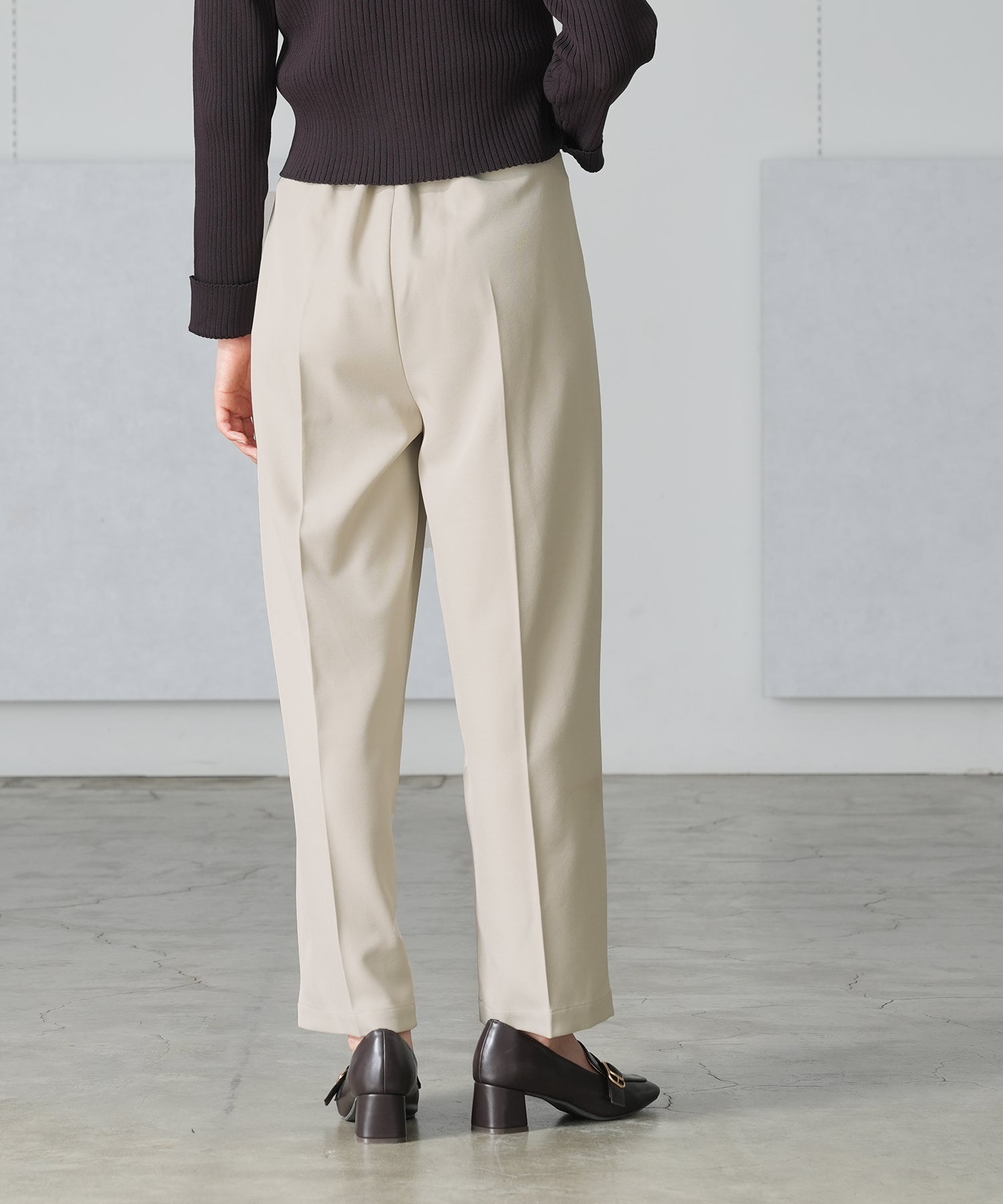 アイボリー　model：165　着用サイズ：M