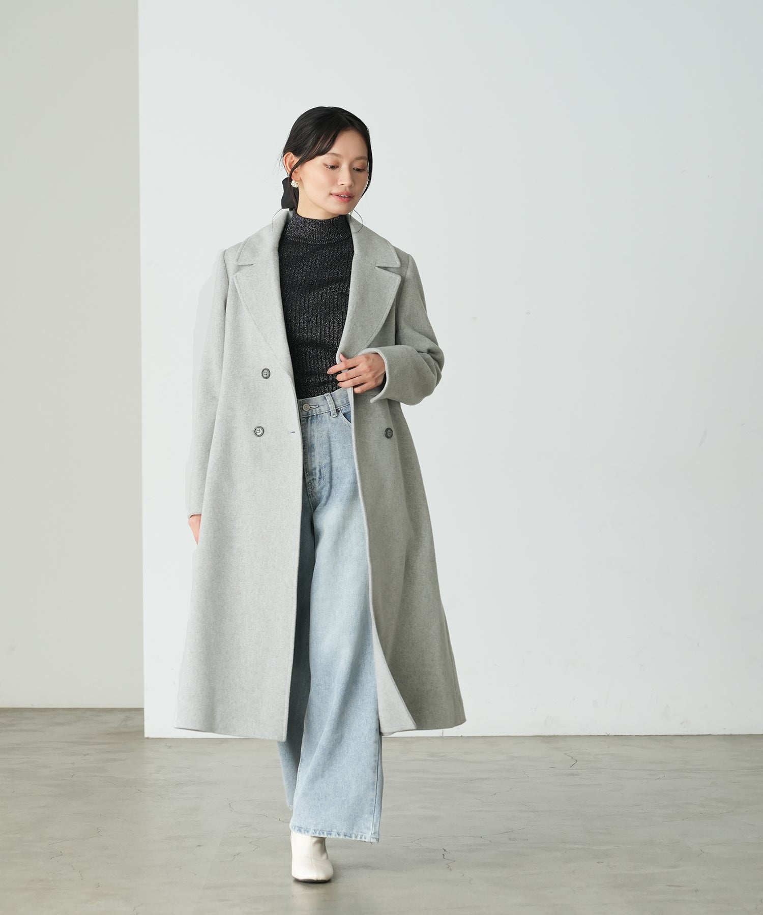 美品激レア ヒューゴボス ウールトレンチコート ベルト付き 濃グレー 裏地付き 美品激レア ヒューゴボス ウールトレンチコート ベルト付き 濃グレー