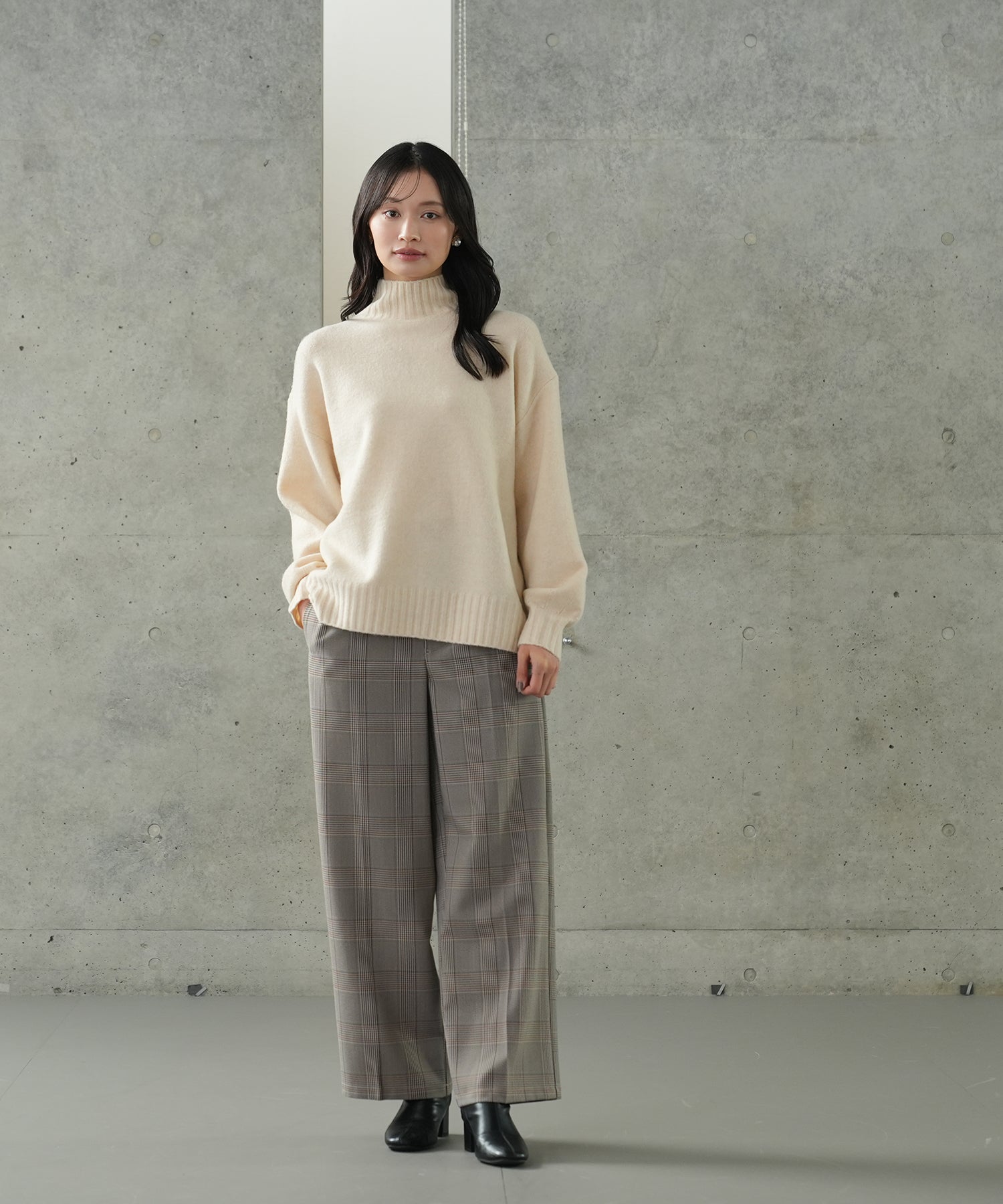 アイボリー　model：165　着用サイズ：M