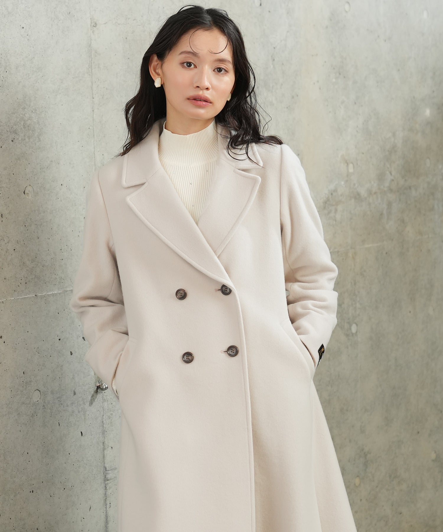 ベージュ　model：165　着用サイズ：M