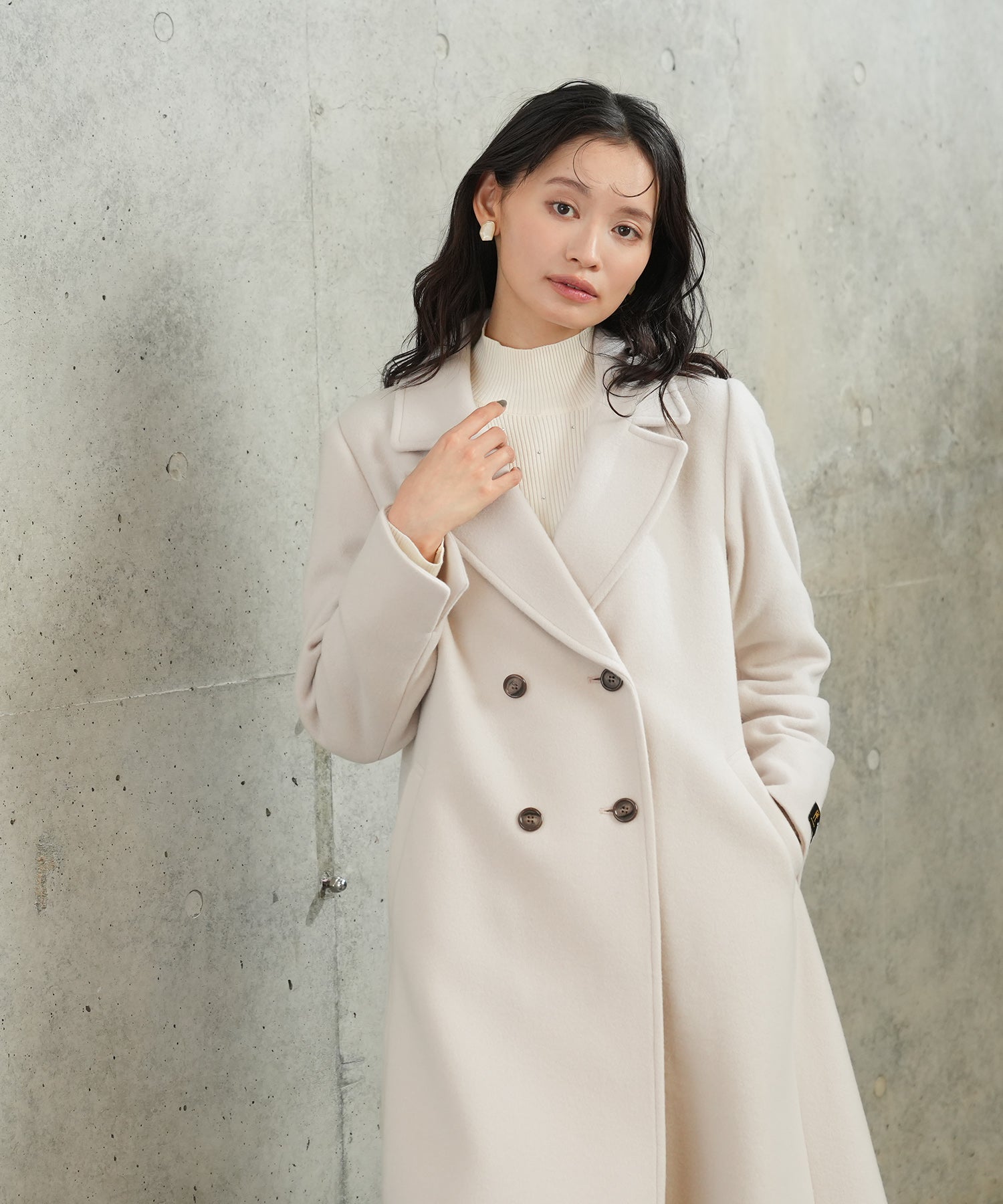 ベージュ　model：165　着用サイズ：M