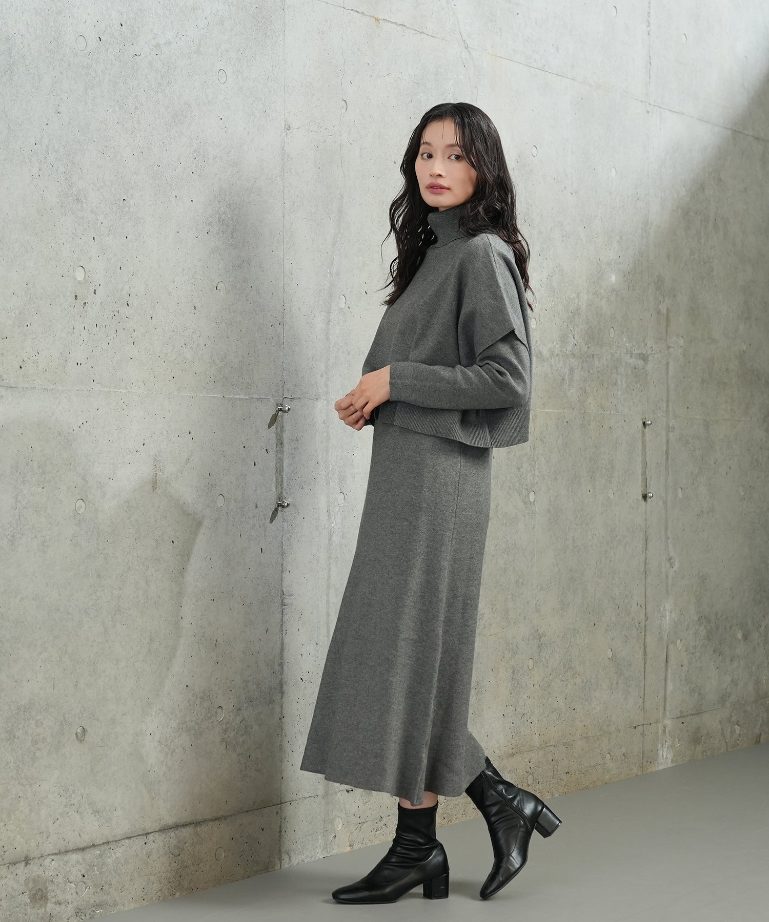 チャコール　model：165　着用サイズ：M