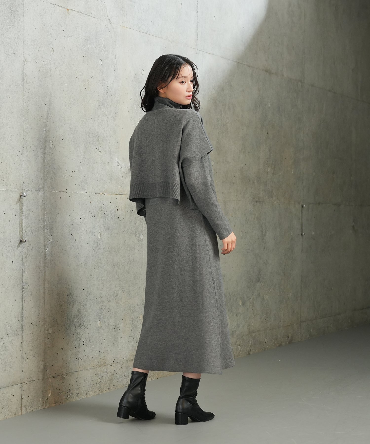 チャコール　model：165　着用サイズ：M