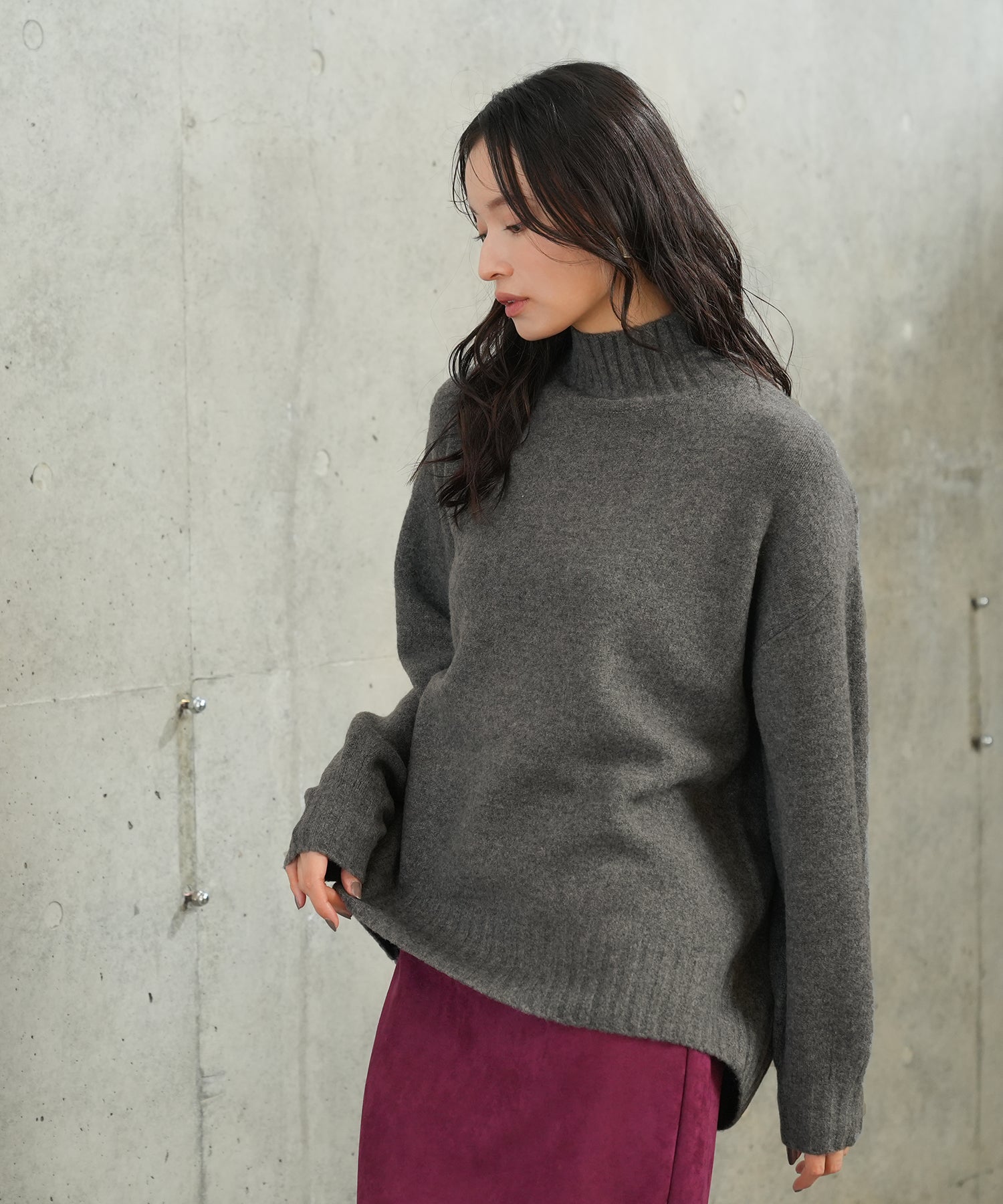 タイムセール　新品未使用　Hビューティ&ユースダークグレー ハイネックニット サイドスリットハイネックニット | NATURAL BEAUTY BASIC（ナチュラル